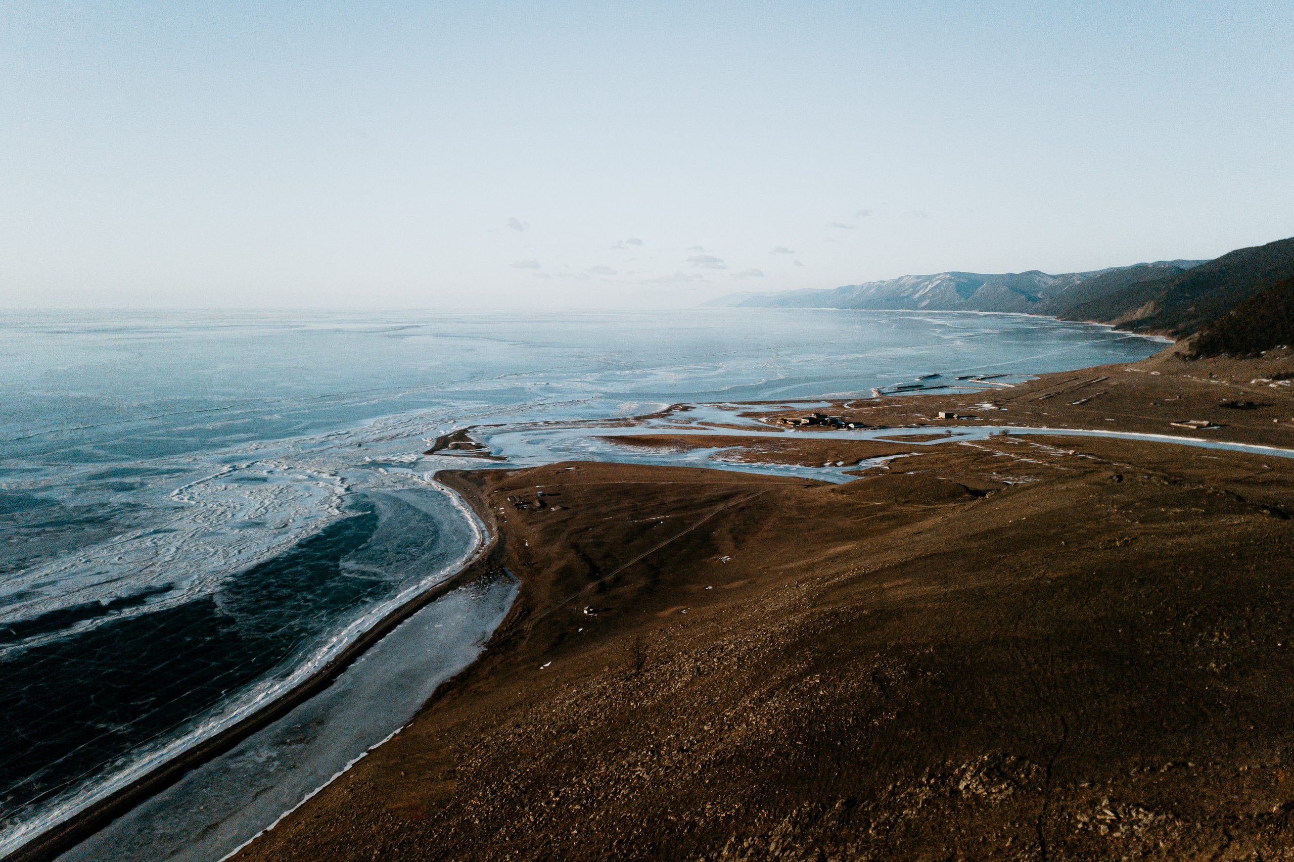 Portland, Seattle, Bend & Oregon Coast Elopement Photography | Julia & Andrew's Winter Lake Elopement by Georgy Shishkin. Capturing Love in the Heart of the Pacific Northwes