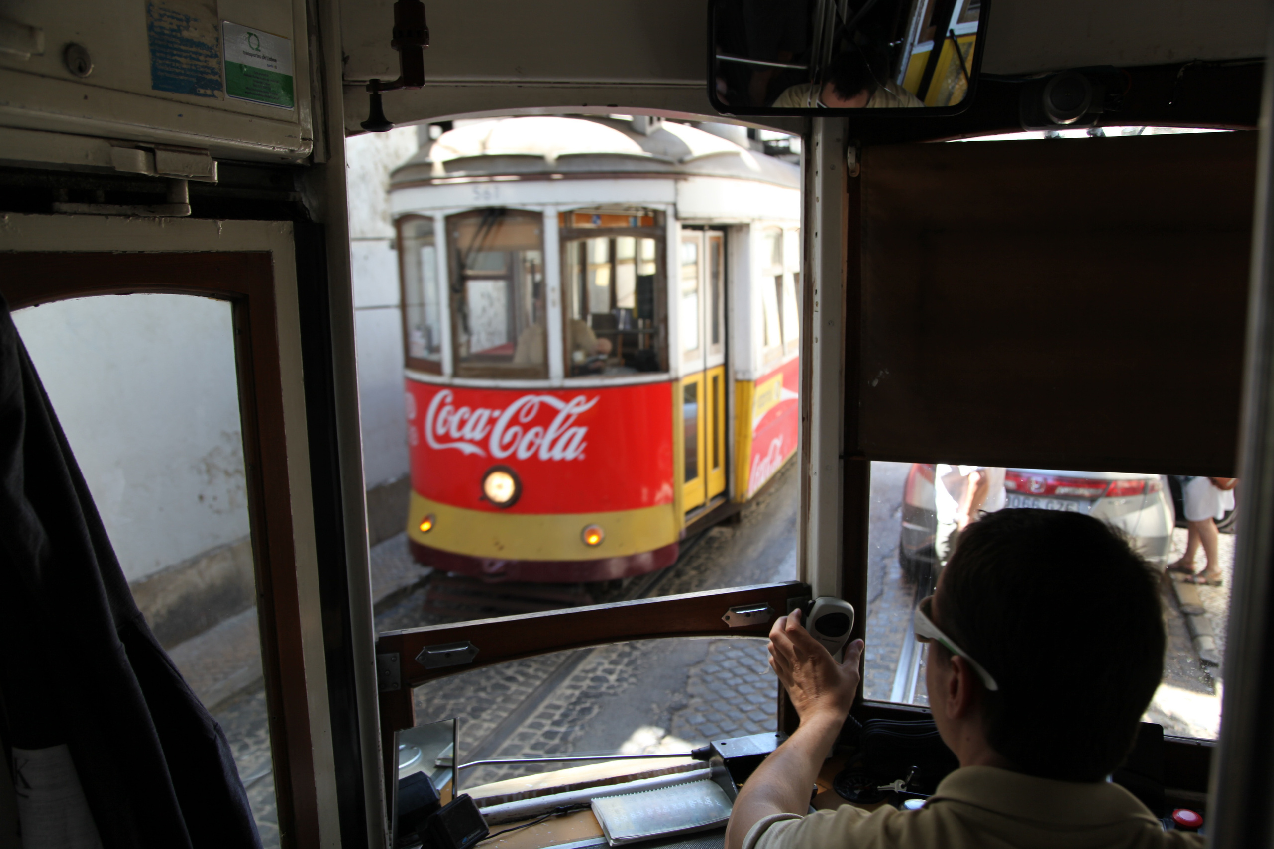 Le Portugal: Un Premier Voyage Mémorable en Couple. Photographe de mariage à Toulouse