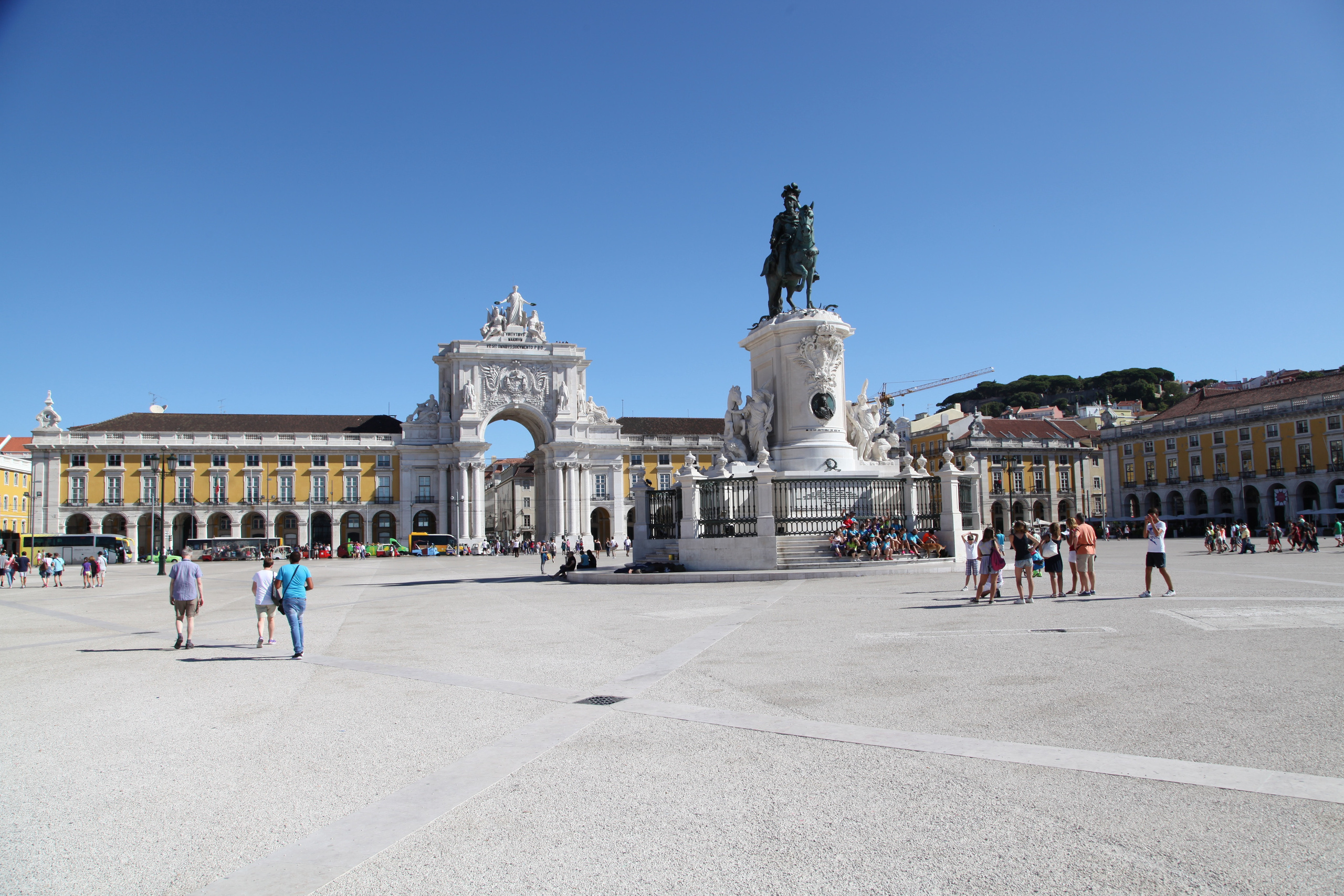 Le Portugal: Un Premier Voyage Mémorable en Couple. Photographe de mariage à Toulouse