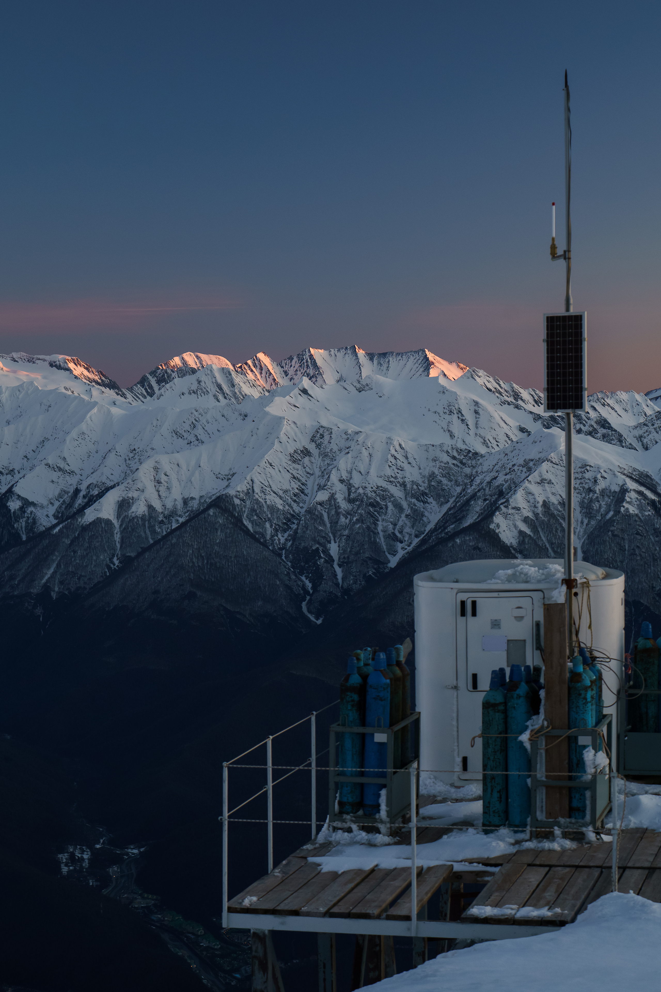 Sunrise in the mountains “Shelter of the Winds” 2256 m. Photographer Phuket