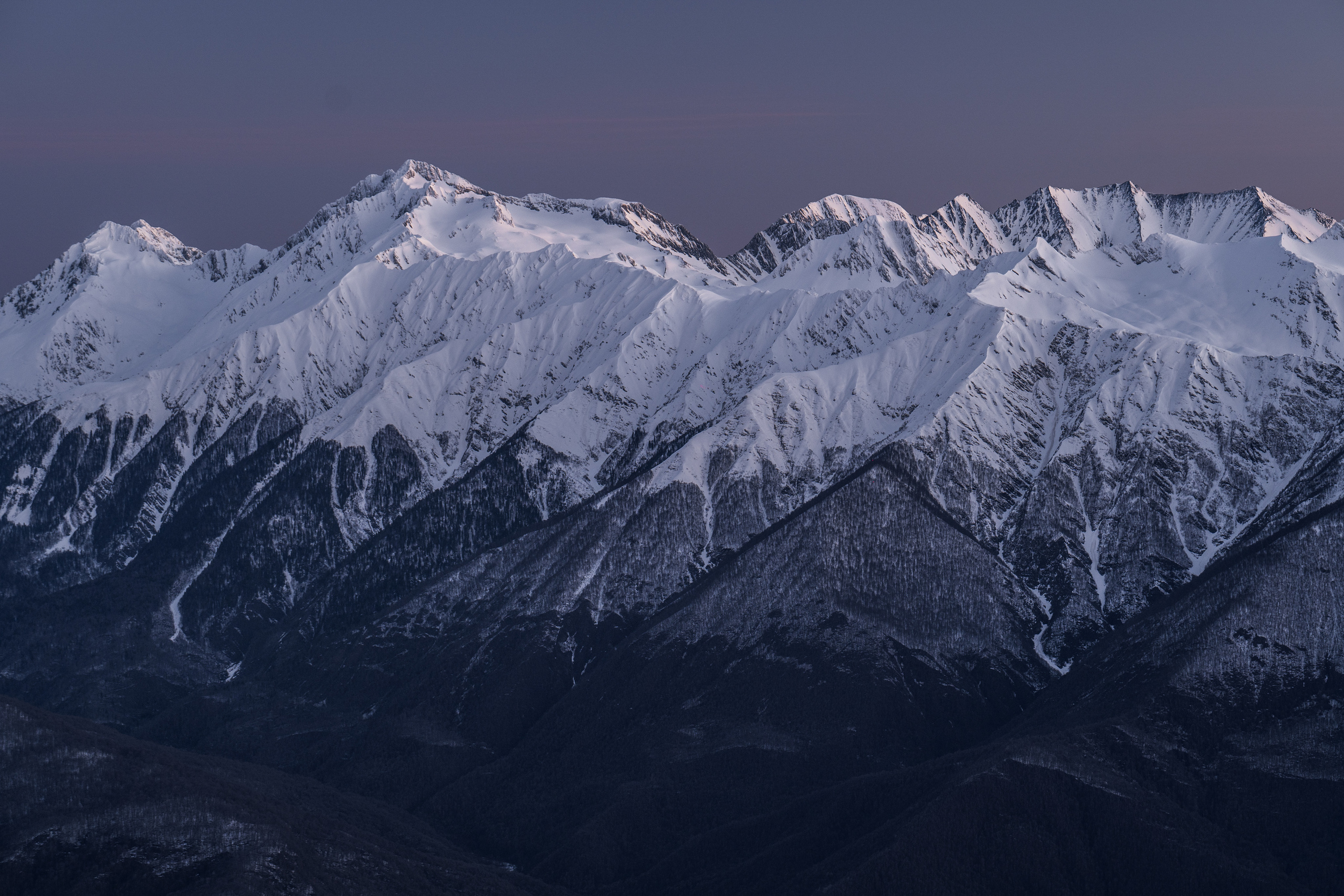 Sunrise in the mountains “Shelter of the Winds” 2256 m. Photographer Phuket