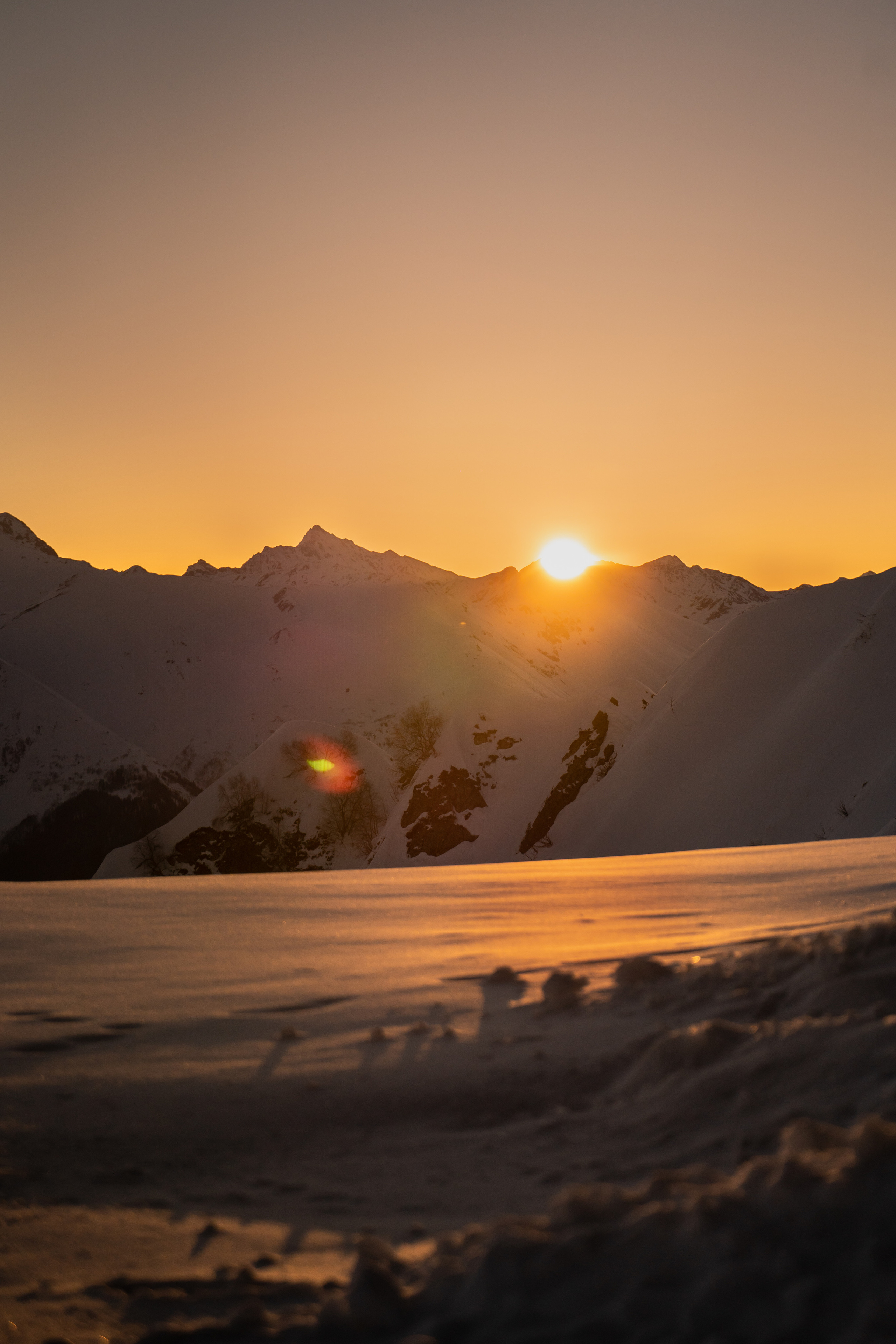 Sunrise in the mountains “Shelter of the Winds” 2256 m. Photographer Phuket