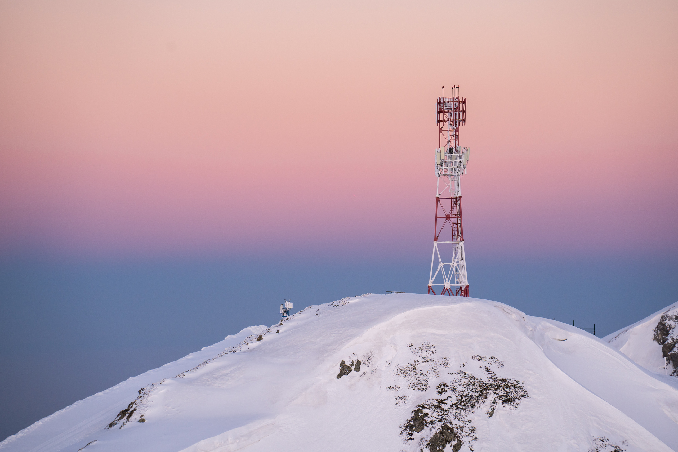 Sunrise in the mountains “Shelter of the Winds” 2256 m. Photographer Phuket