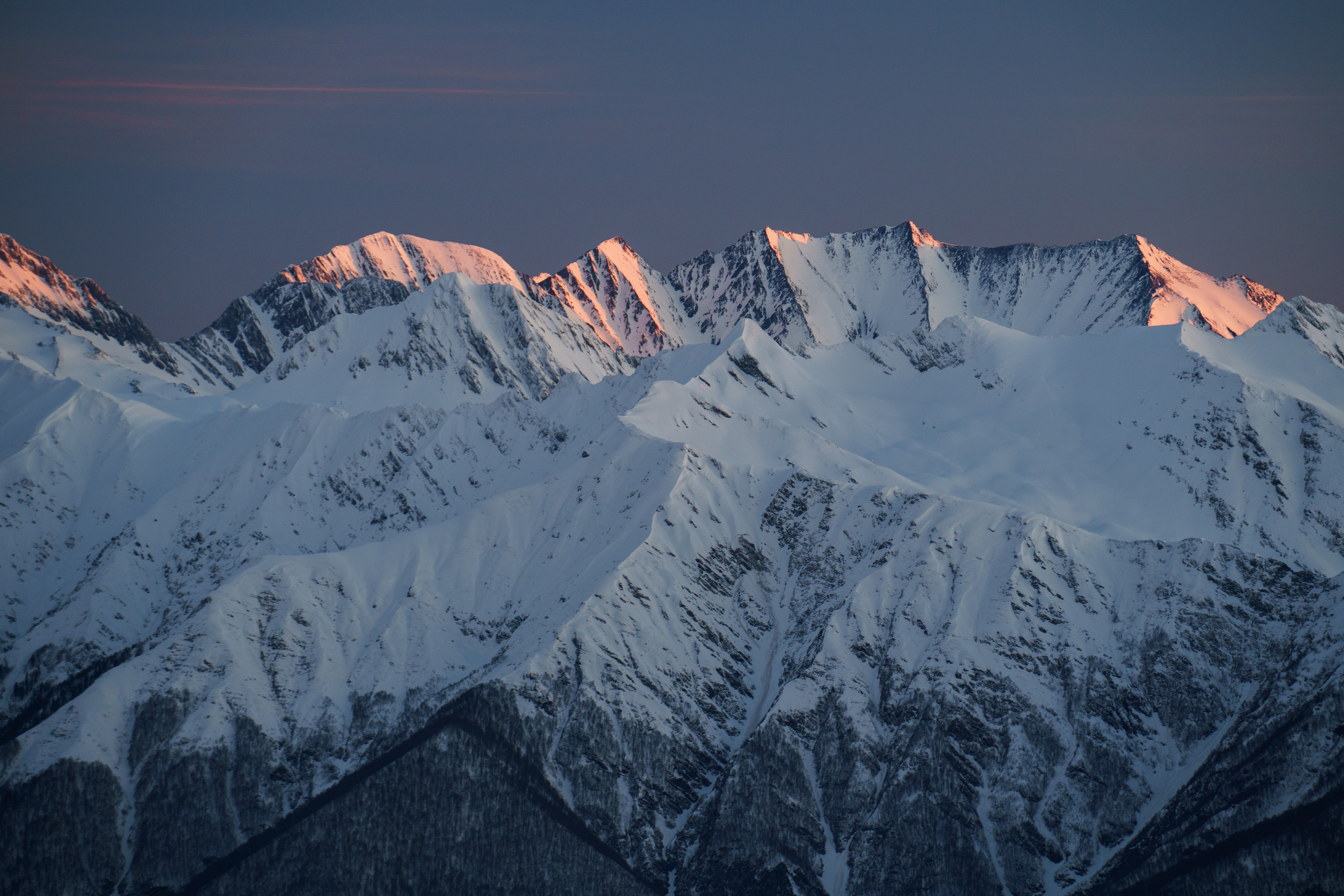 Sunrise in the mountains “Shelter of the Winds” 2256 m. Photographer Phuket