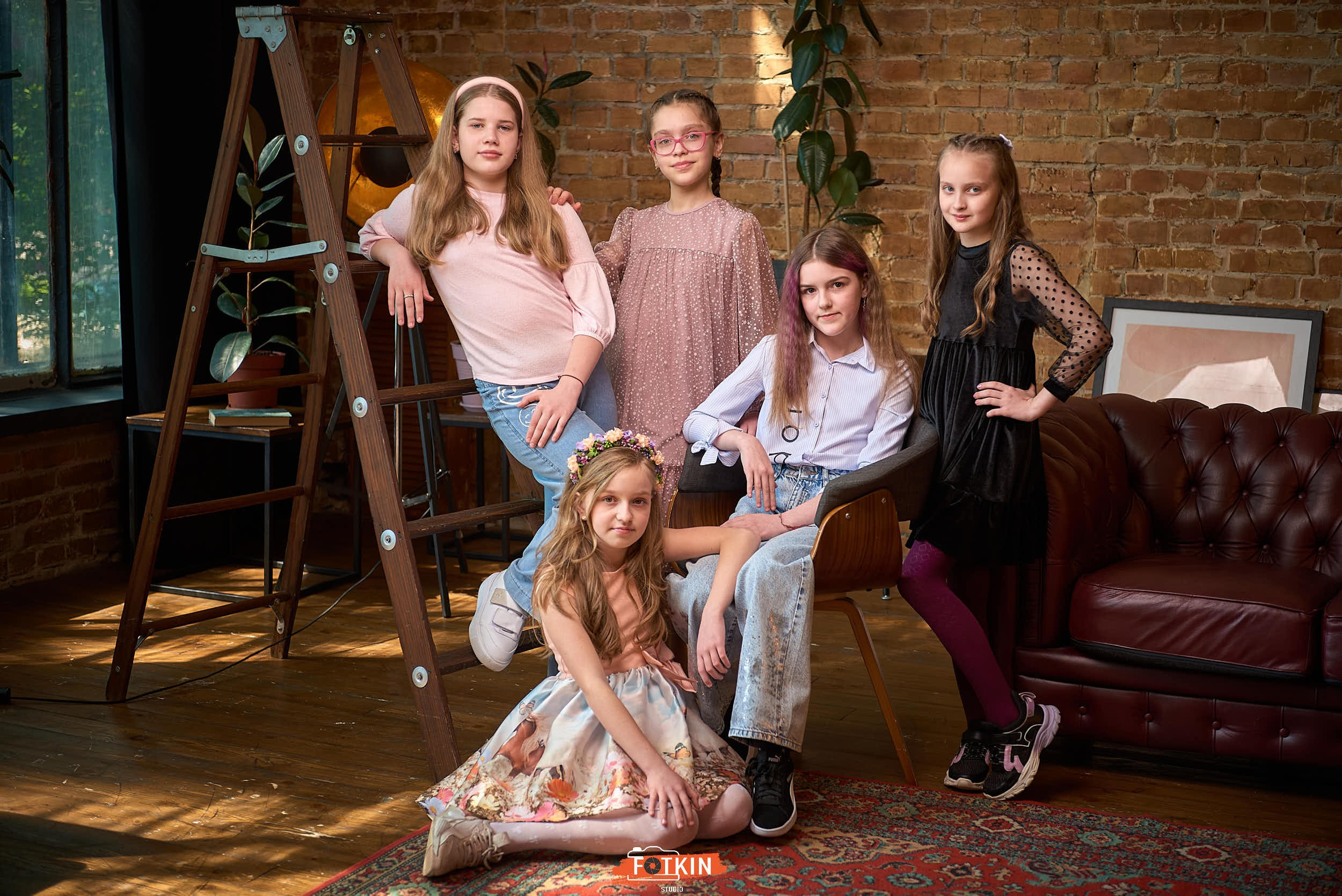 Випускні альбоми для 1- 4 класу у Дніпрі та області. Випускні альбоми фотокниги Київ та Дніпро