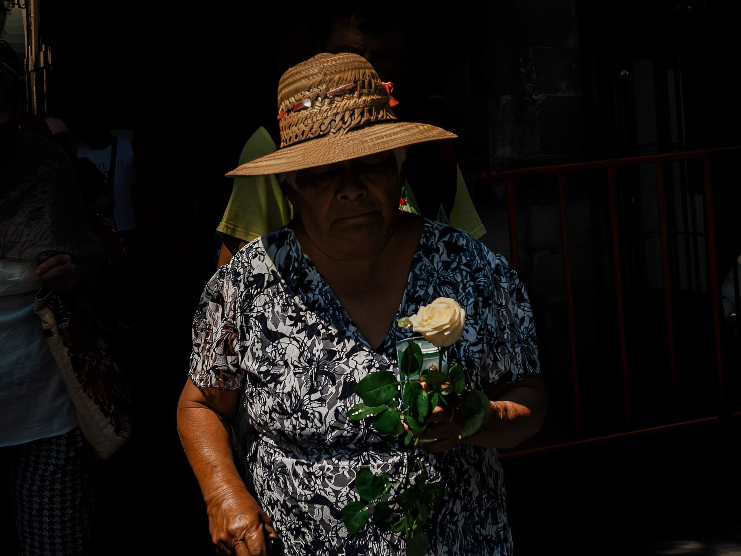 Celebration of St. Jude Thaddeus in the Church of St. Hippolytus and St. Cassian, Hidalgo, CDMX, Mexico. Federico Borobio, street and documentary photography.