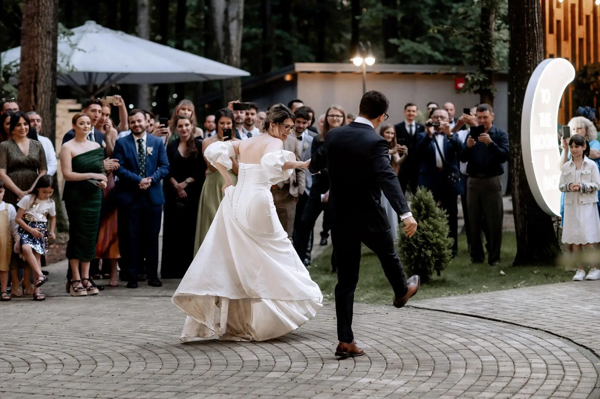 Dansul mirilor: cum alegi melodia perfectă. Stefan Teodorescu — Fotograf de Nunta