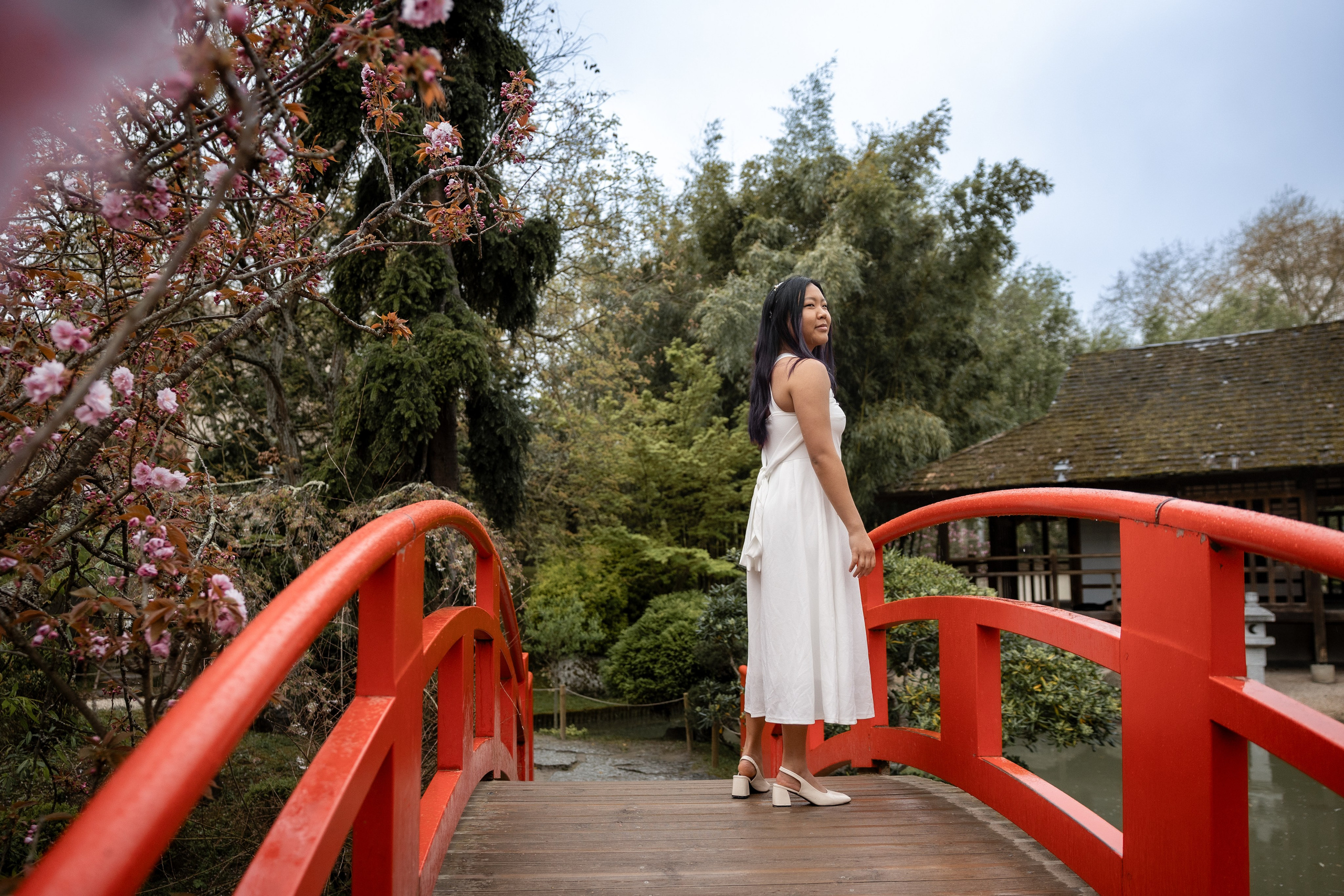 Photoshoot in the blooming Japanese Garden of Toulouse. Eugénie Smirnova — your photographer in Toulouse and southwest France
