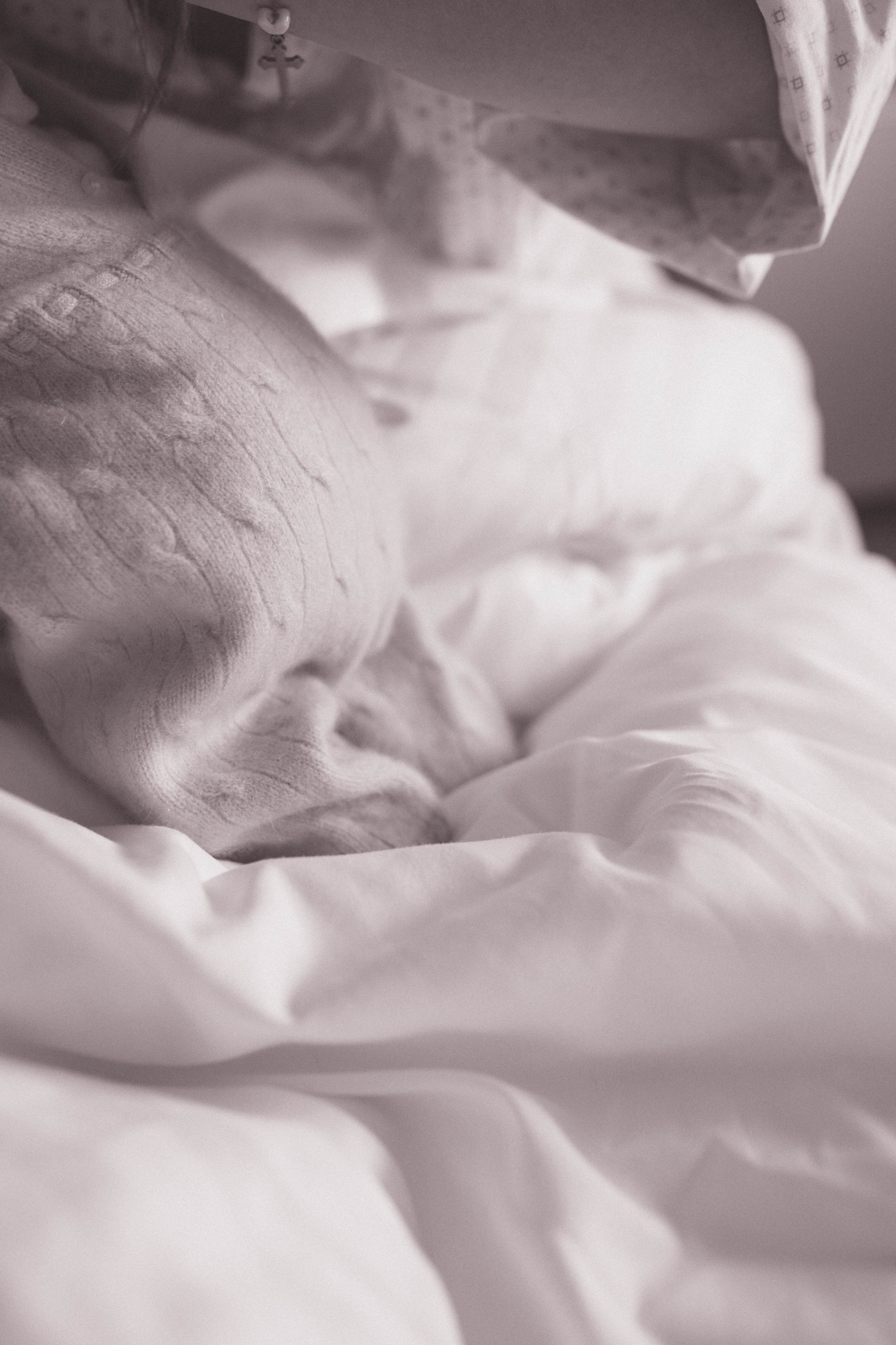 Poveste la nastere (naturala/cezariana) INSPIRA. Madalina Beda- Artist vizual, fotograf, doula la nastere, consultant babywearing Brasov si in toata tara