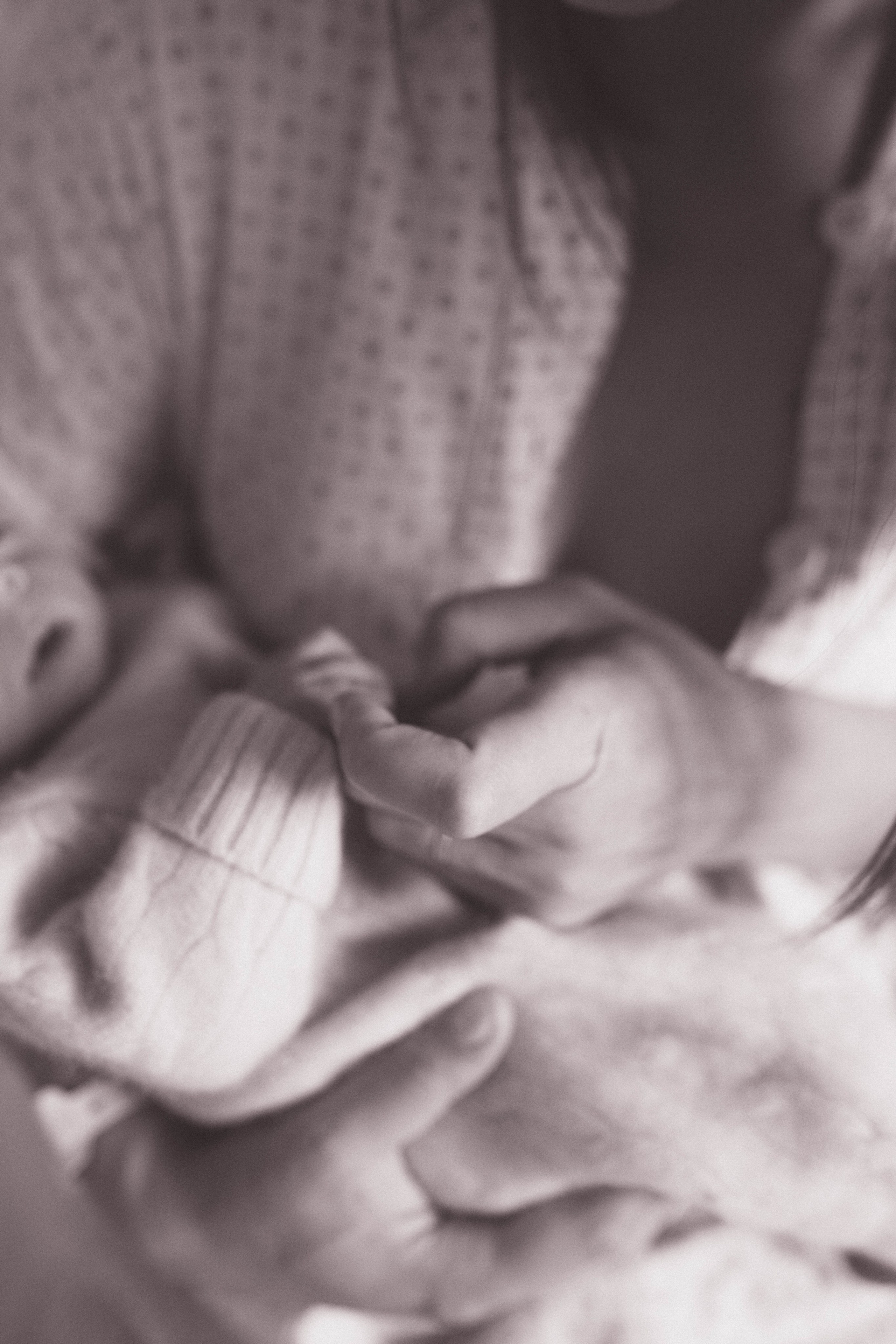 Poveste la nastere (naturala/cezariana) INSPIRA. Madalina Beda- Artist vizual, fotograf, doula la nastere, consultant babywearing Brasov si in toata tara