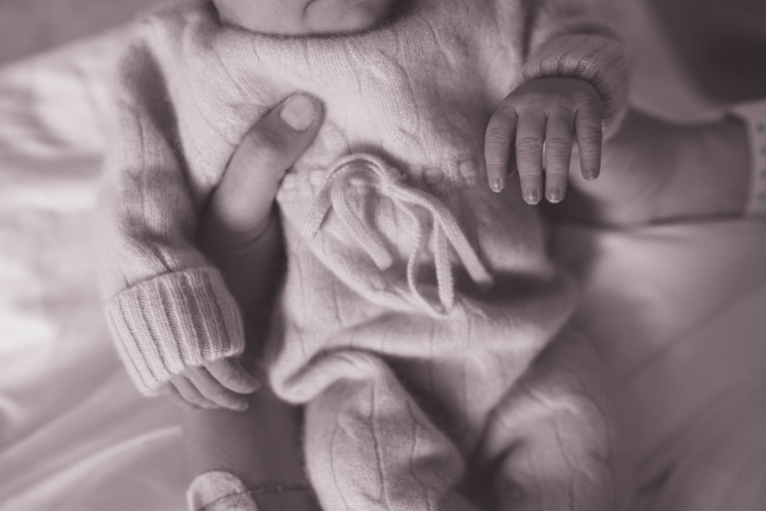 Poveste la nastere (naturala/cezariana) INSPIRA. Madalina Beda- Artist vizual, fotograf, doula la nastere, consultant babywearing Brasov si in toata tara