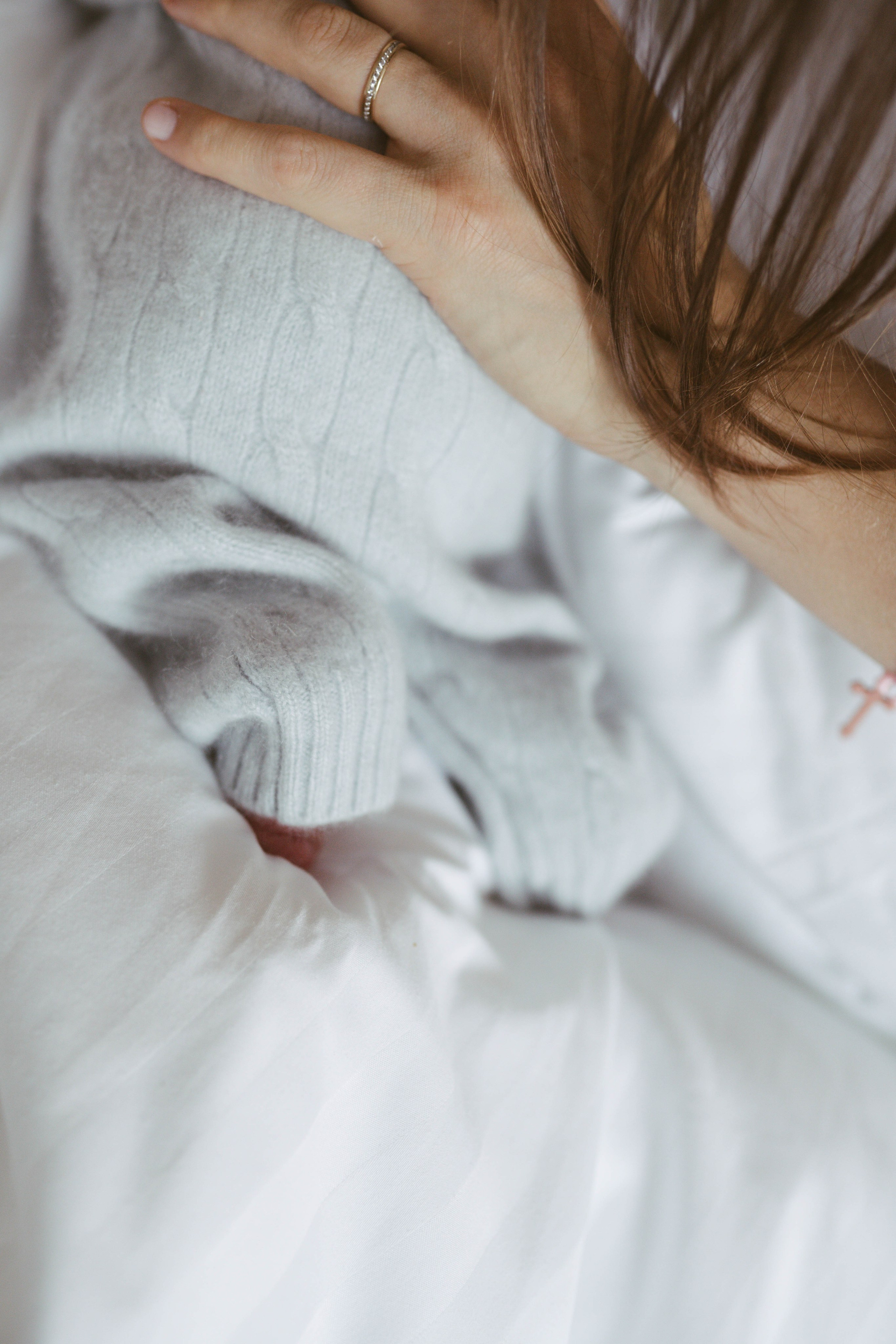 Poveste la nastere (naturala/cezariana) INSPIRA. Madalina Beda- Artist vizual, fotograf, doula la nastere, consultant babywearing Brasov si in toata tara