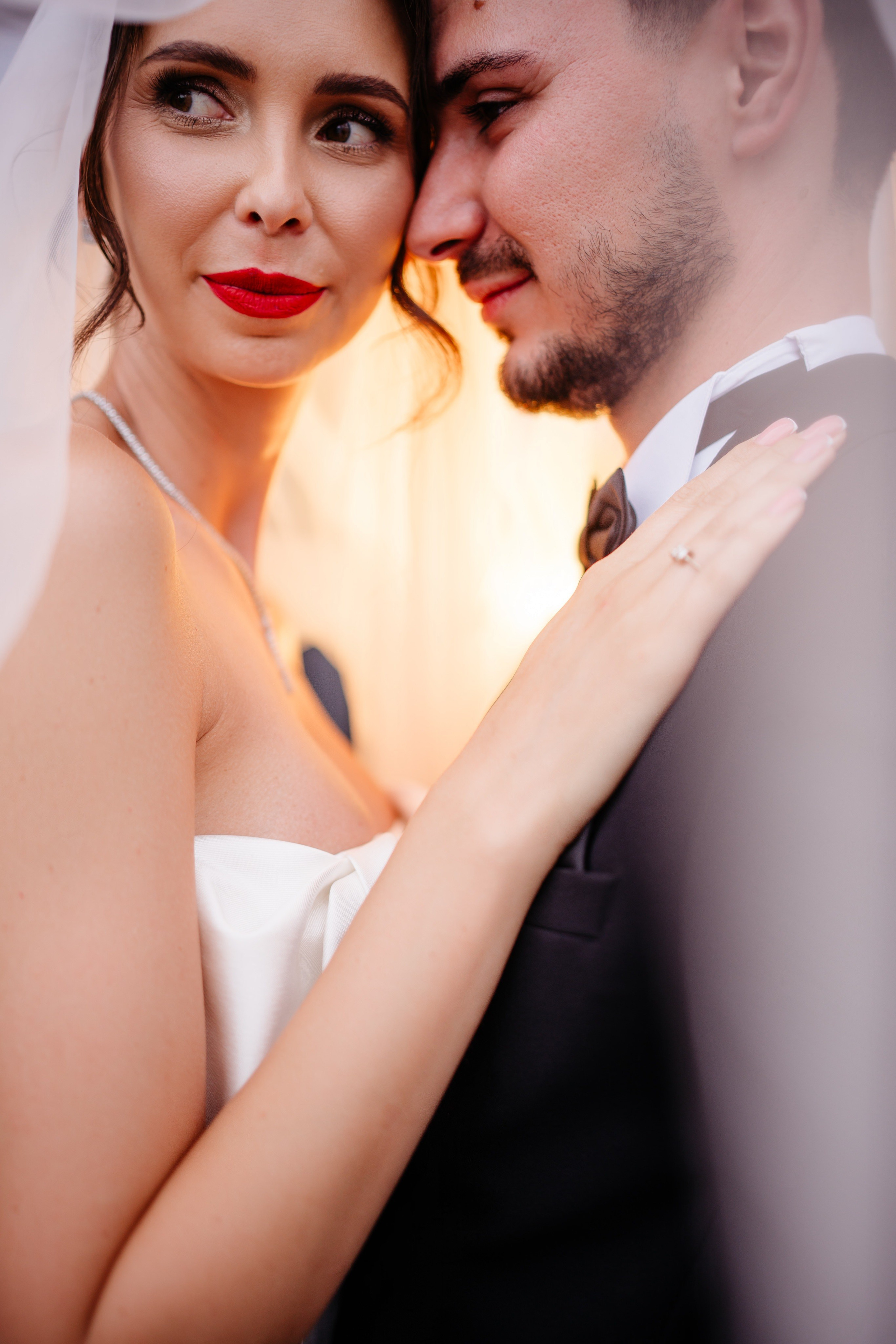 Povestea de nuntă a lui Anca și Dragoș în Bacău | Fotografie de Eveniment. Raw Studio. Fotograful tau de nunta!