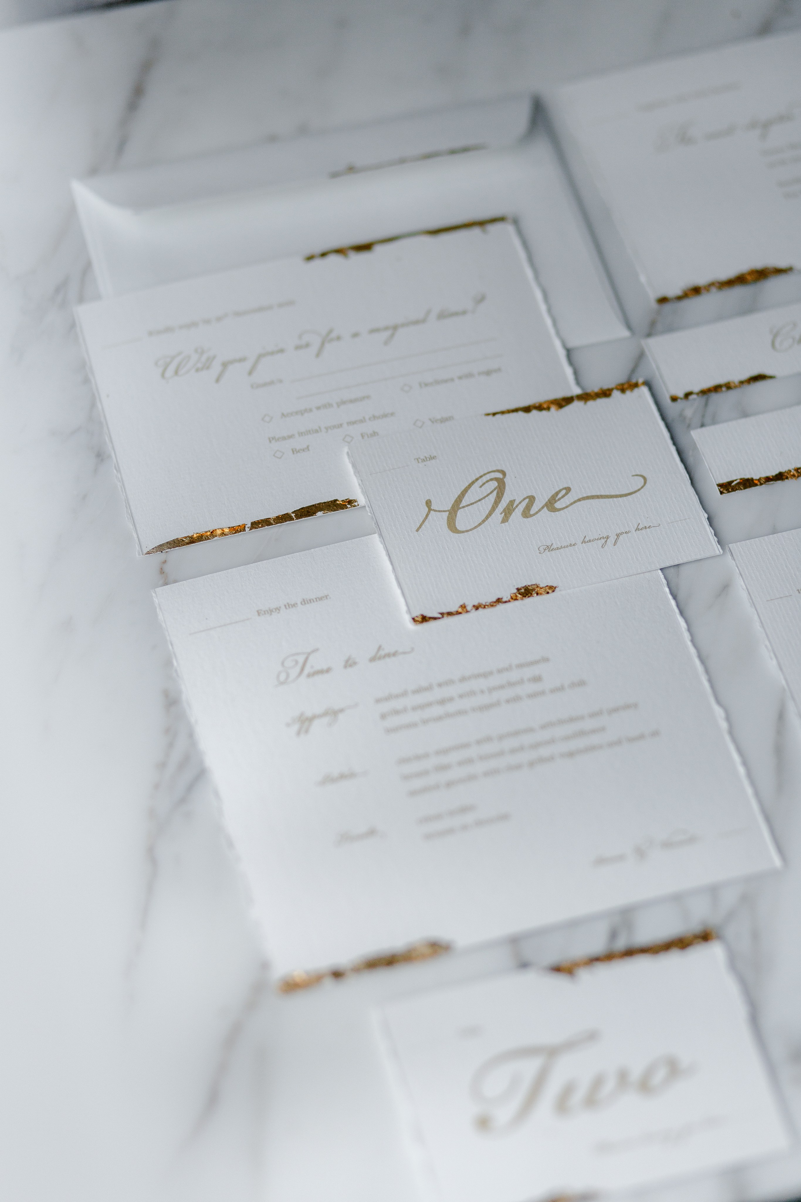 Getting Ready im Ritz Carlton Berlin: Ein zauberhafter Start in den Hochzeitstag. Hochzeitsfotografie in Berlin Nataliia Schütze