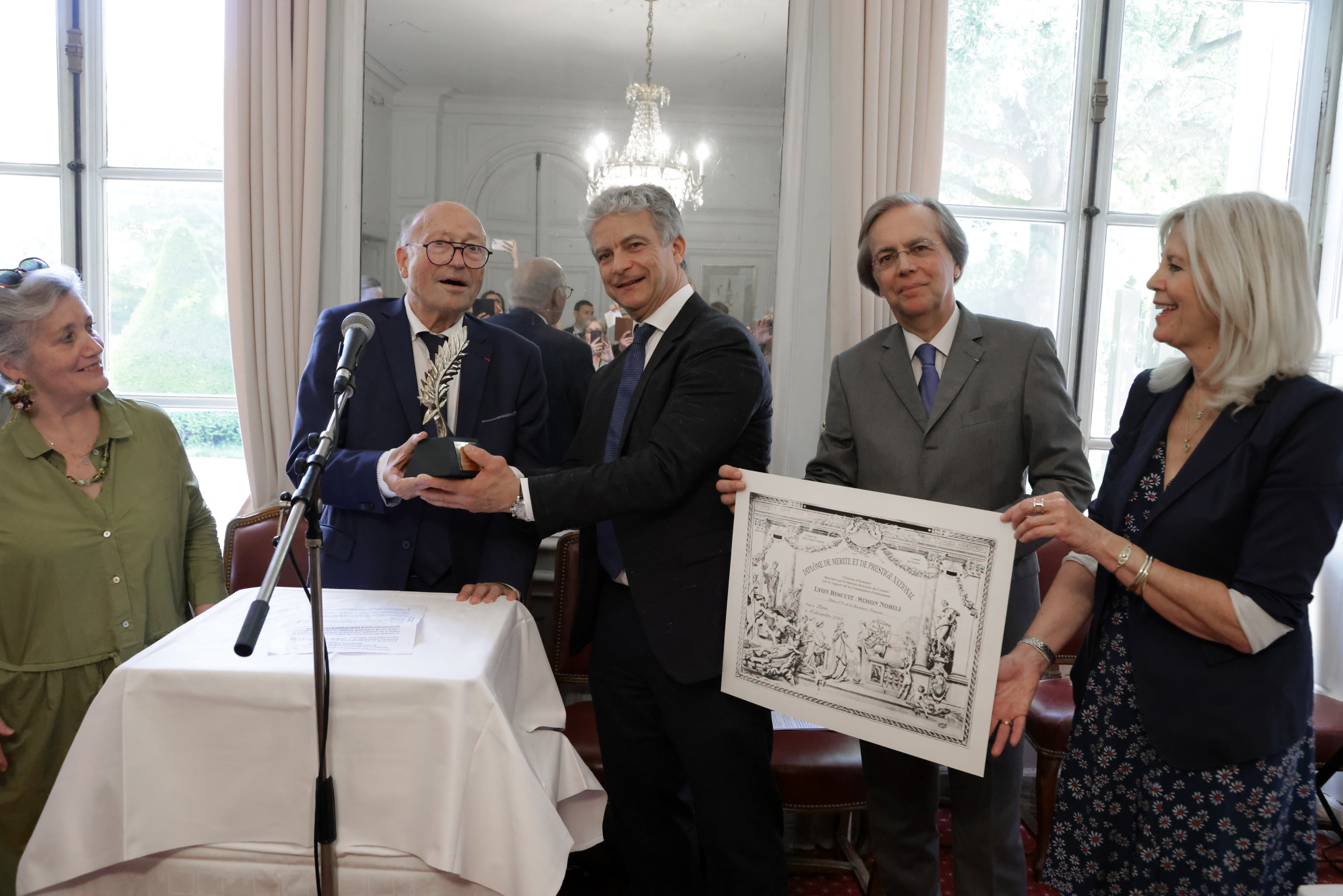 LYON BISCUIT (Sénat). Natalia Bogdanovska. Films et photographie corporate en France