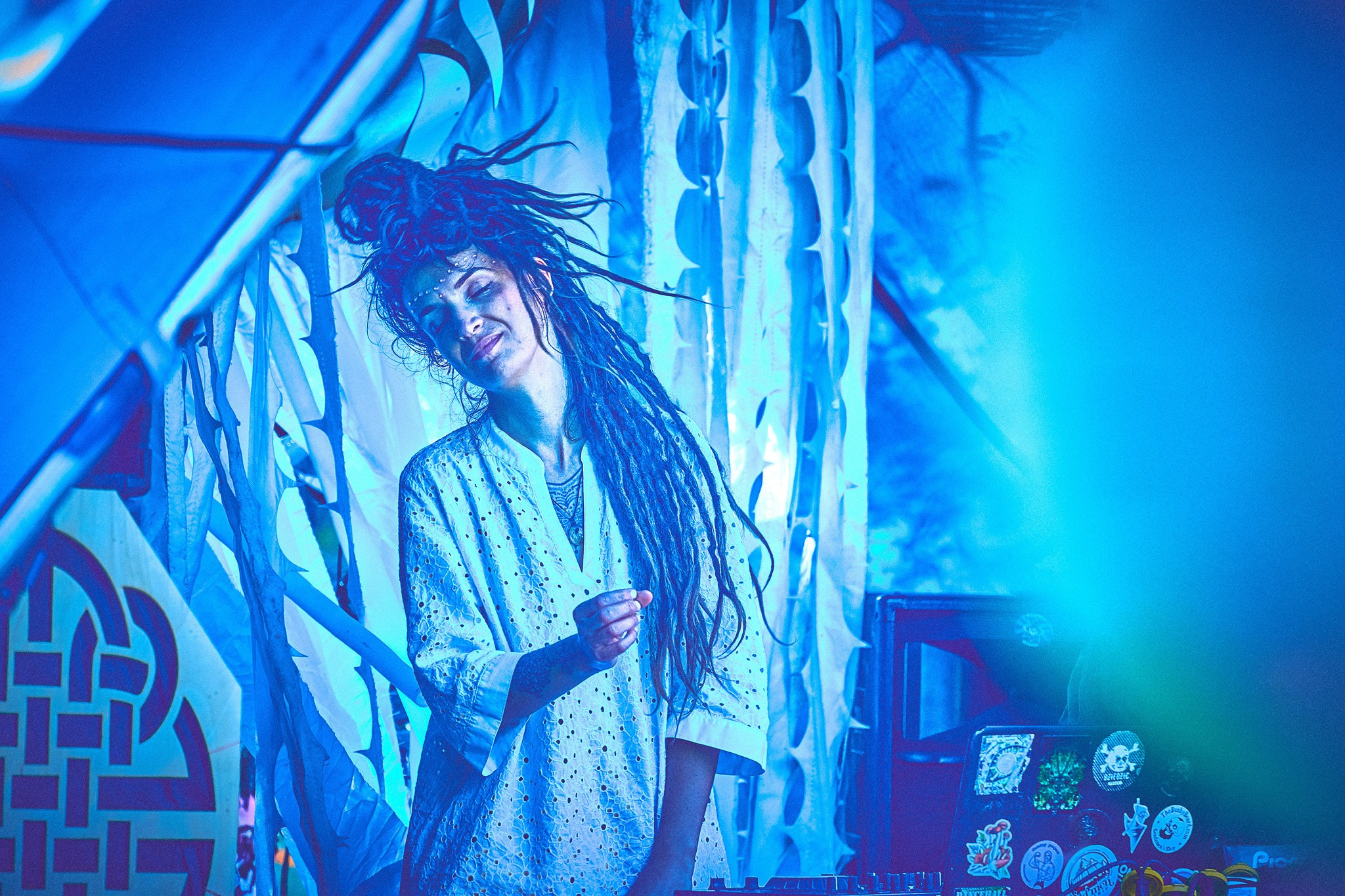 Portrety Ludzi, zrobione na Festiwalach Świadomościowych i Muzycznych: Dharma, ZIELONE KRĘGI, Wibracje, FRUŃ, Organic, Turkusowa Wyspa. Andriej Szypilow - Fotografia & Wideografia