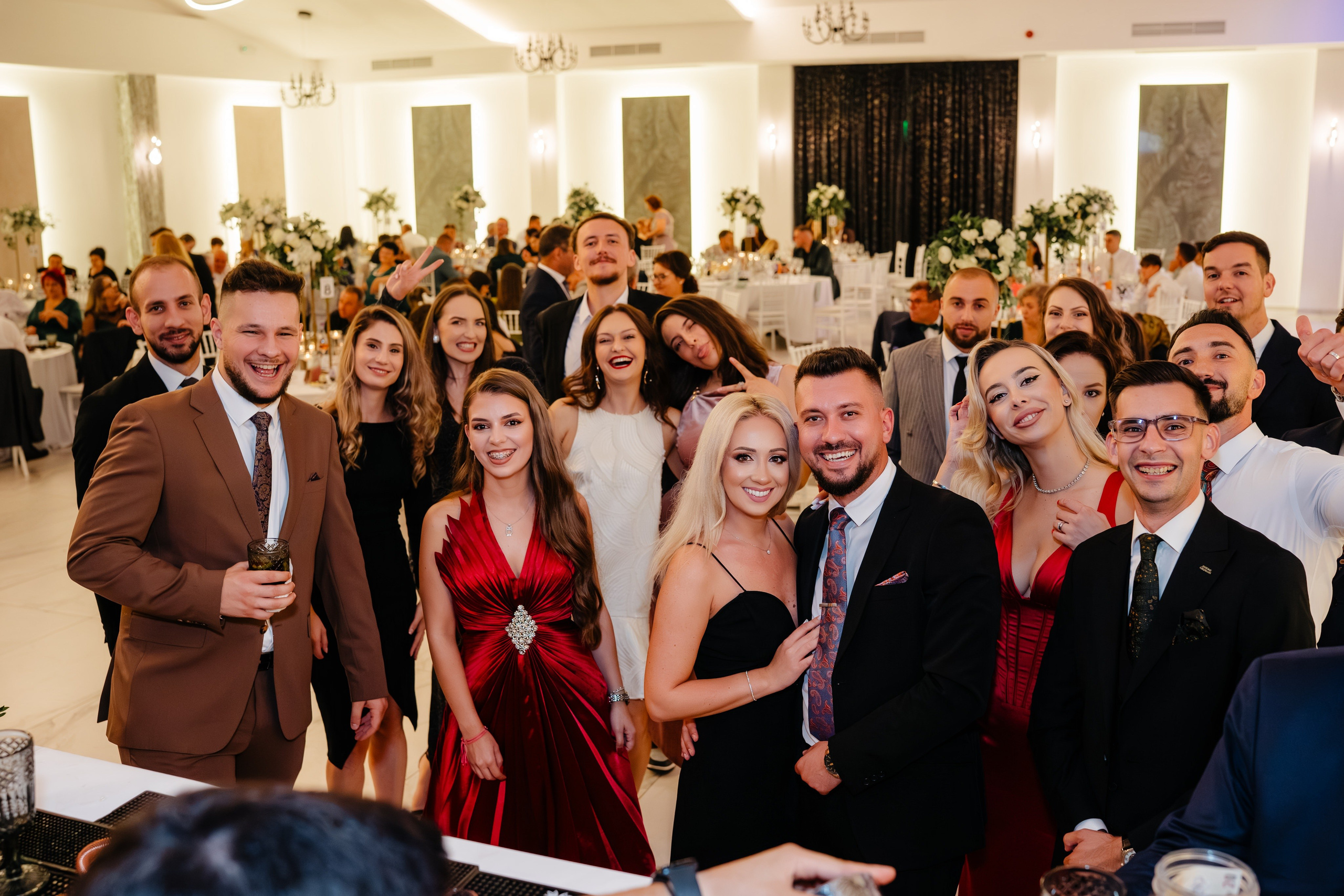 Povestea de nuntă a lui Anca și Dragoș în Bacău | Fotografie de Eveniment. Raw Studio. Fotograful tau de nunta!