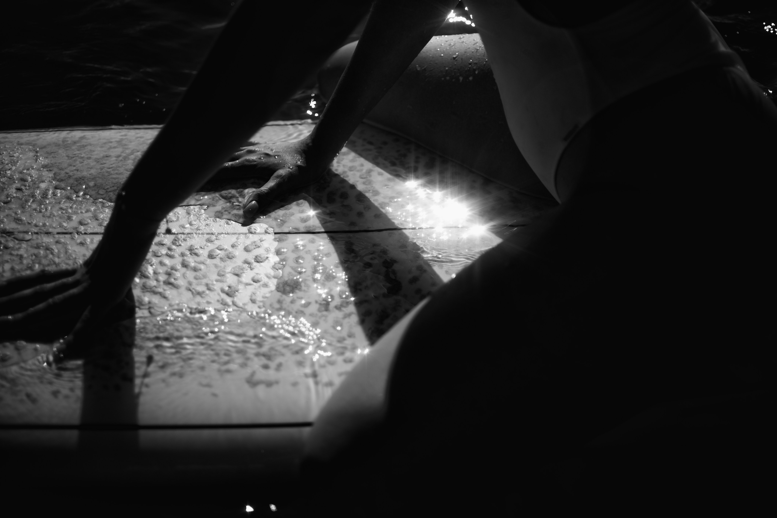 Photoshoot with a surfboard | BW