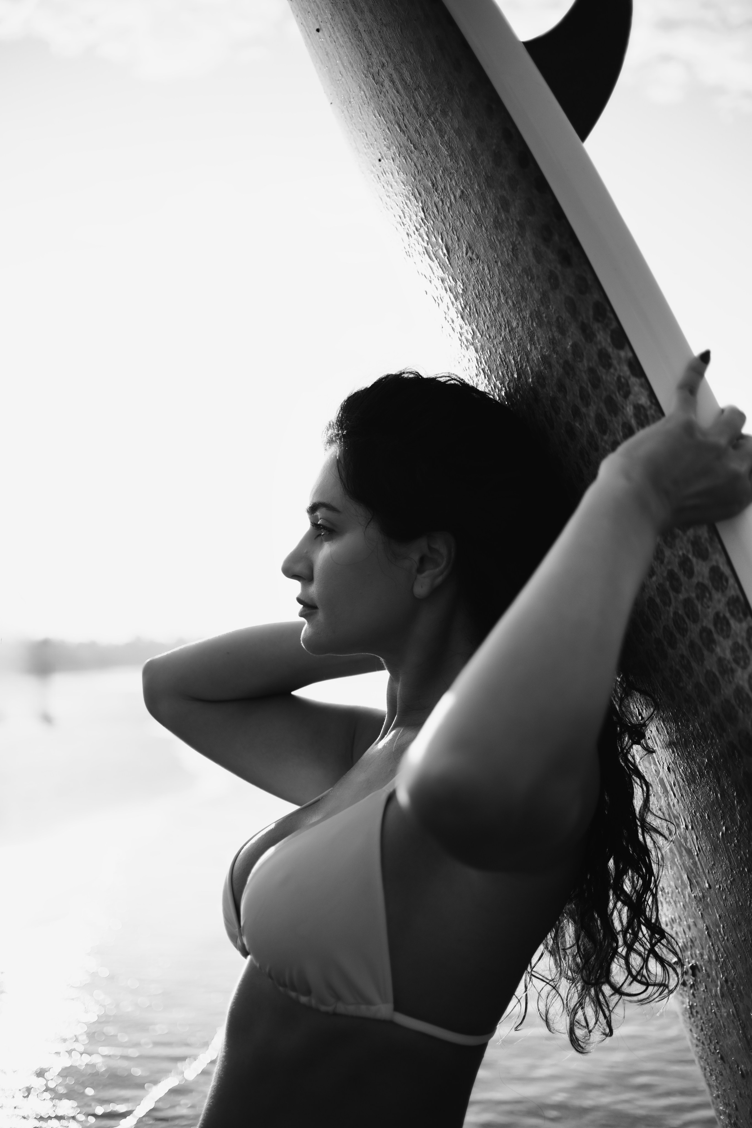 Photoshoot with a surfboard | BW