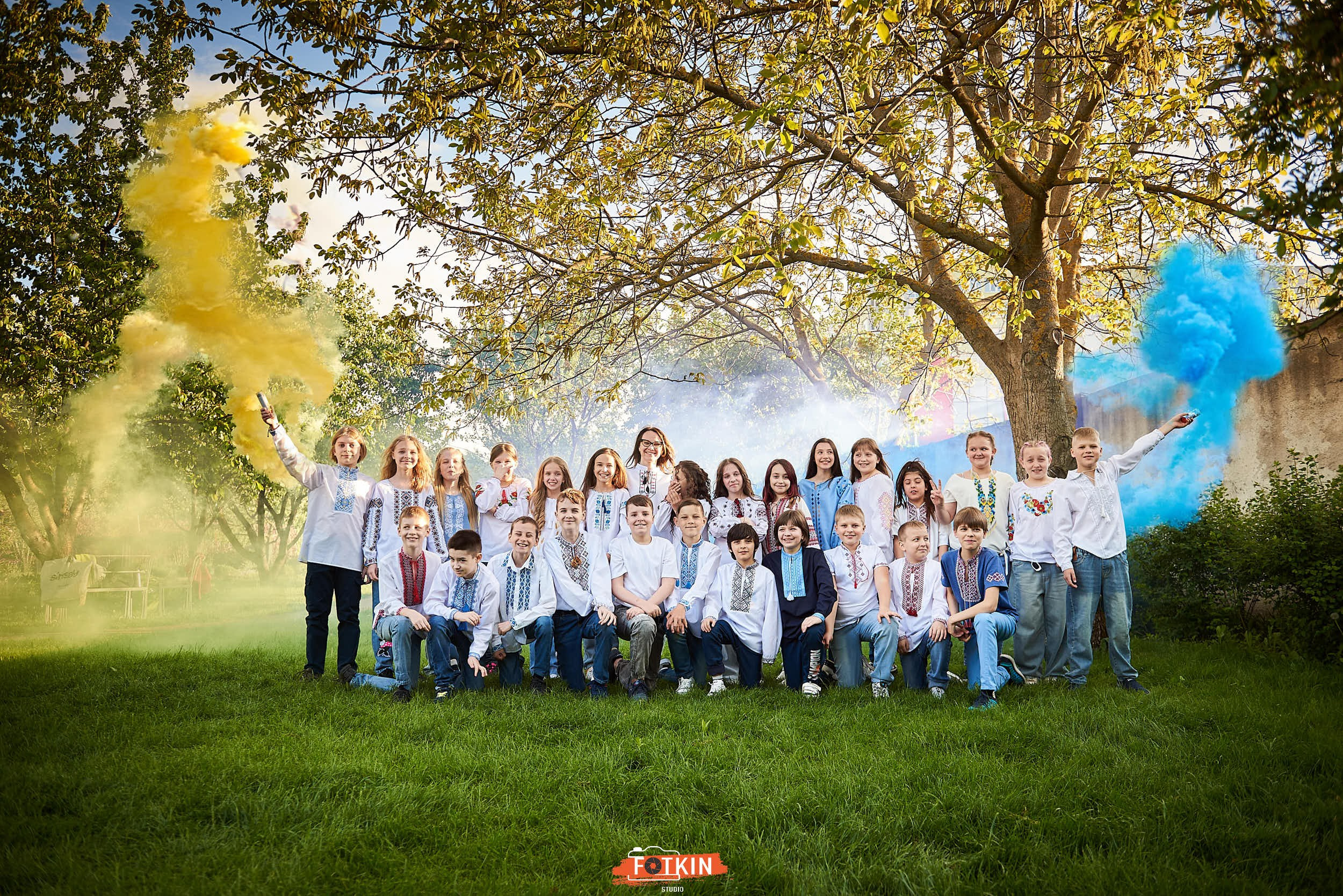 Випускні альбоми для 1- 4 класу у Дніпрі та області. Випускні альбоми фотокниги Київ та Дніпро