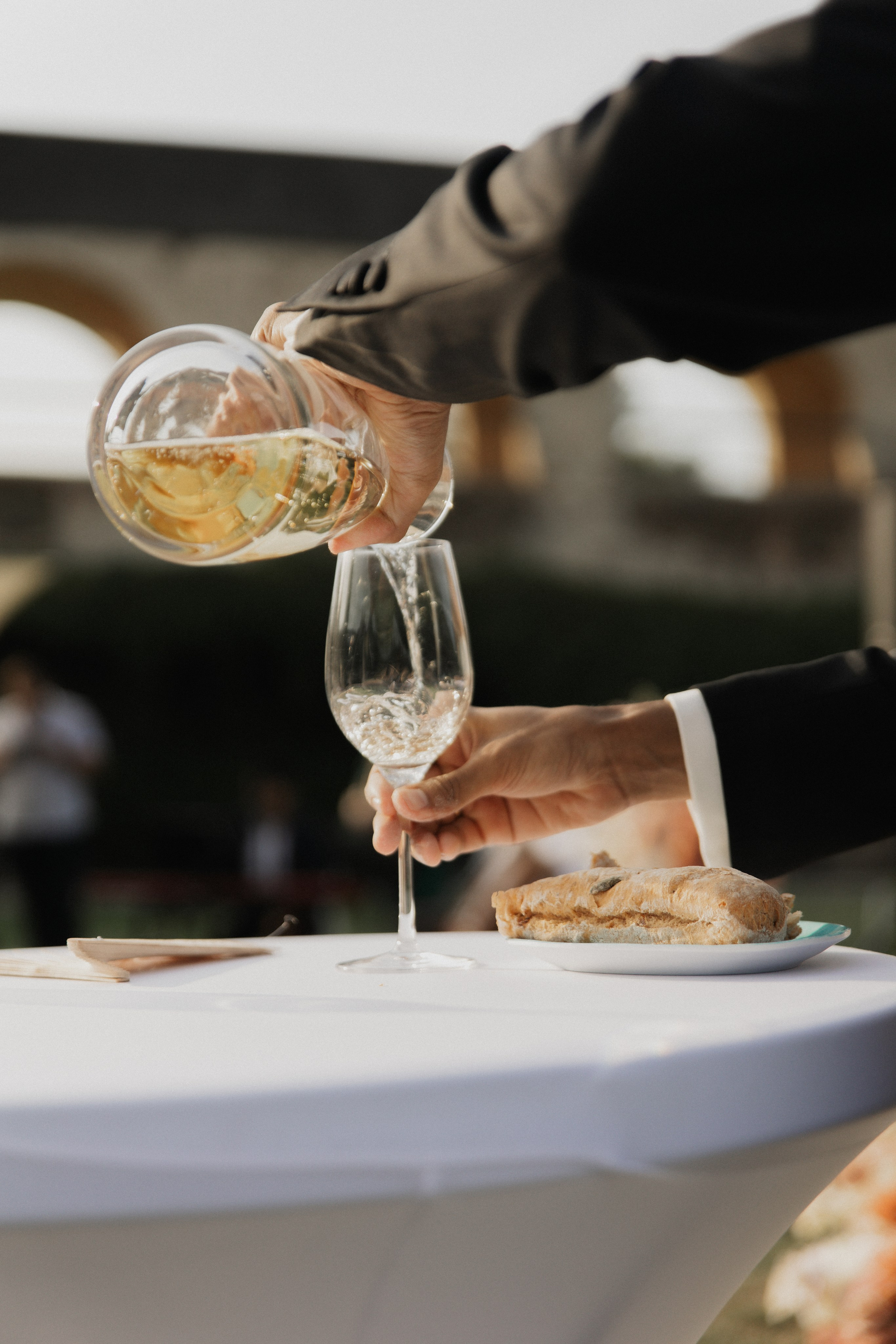 Elegant Castle Wedding in Austria | Alwin & Ruth’s Fairytale Celebration. Wedding photographer and videographer based in Timisoara, Romania