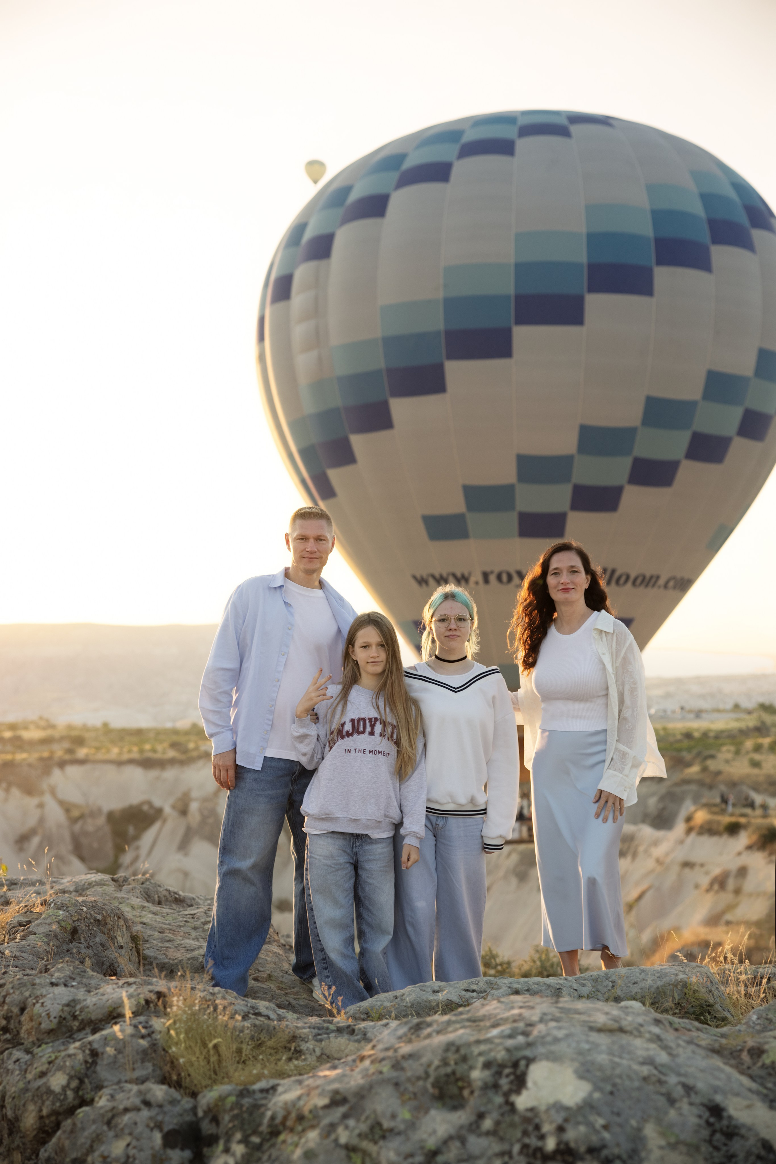 Nataliya, Igor, Liza & Masha. Cappadocia Photographer — Weddings, Elopements & Couple Photoshoots | Julia Ganch