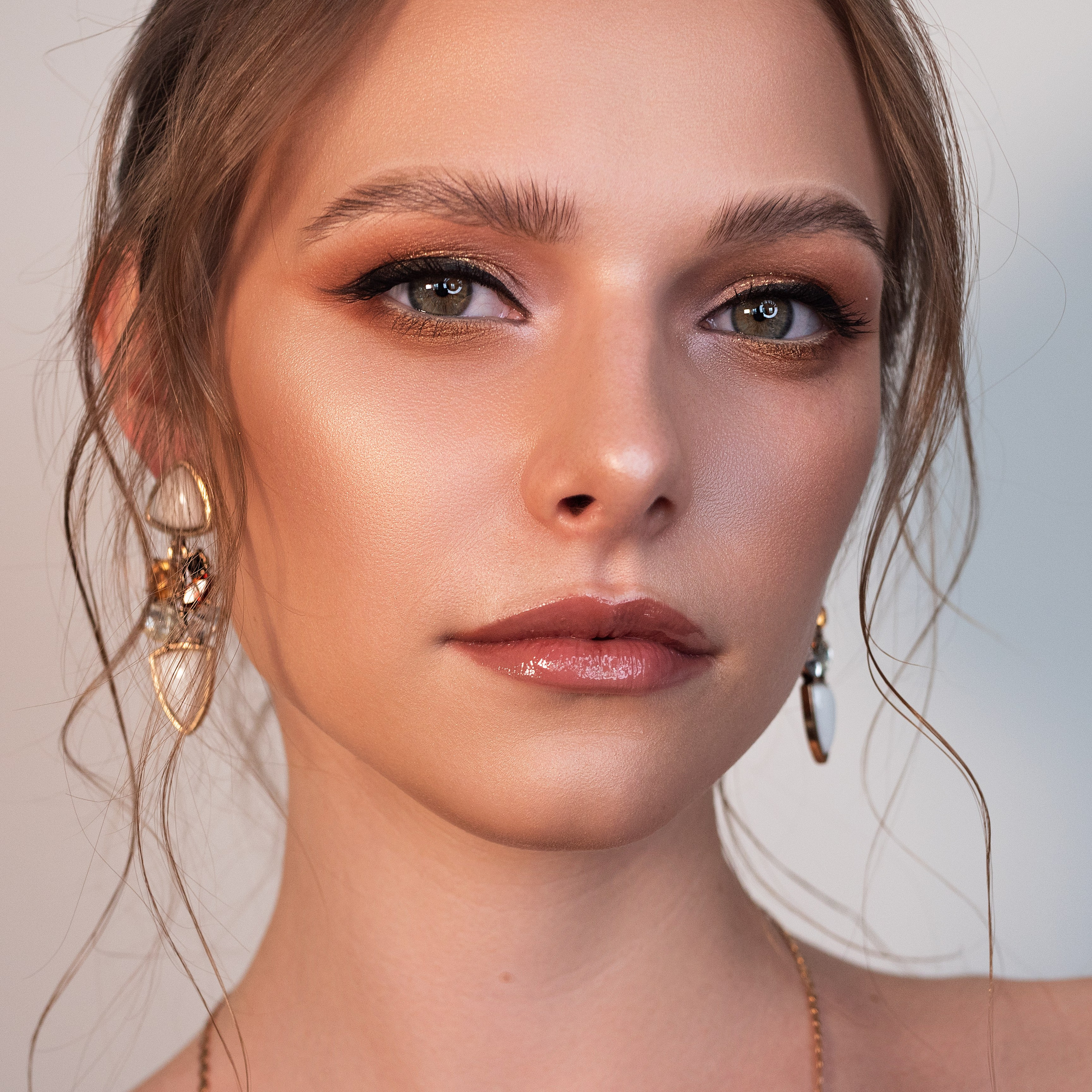 Evening makeup, event hairstyling, special occasion makeup. Makeup artist and Hair stylist in London