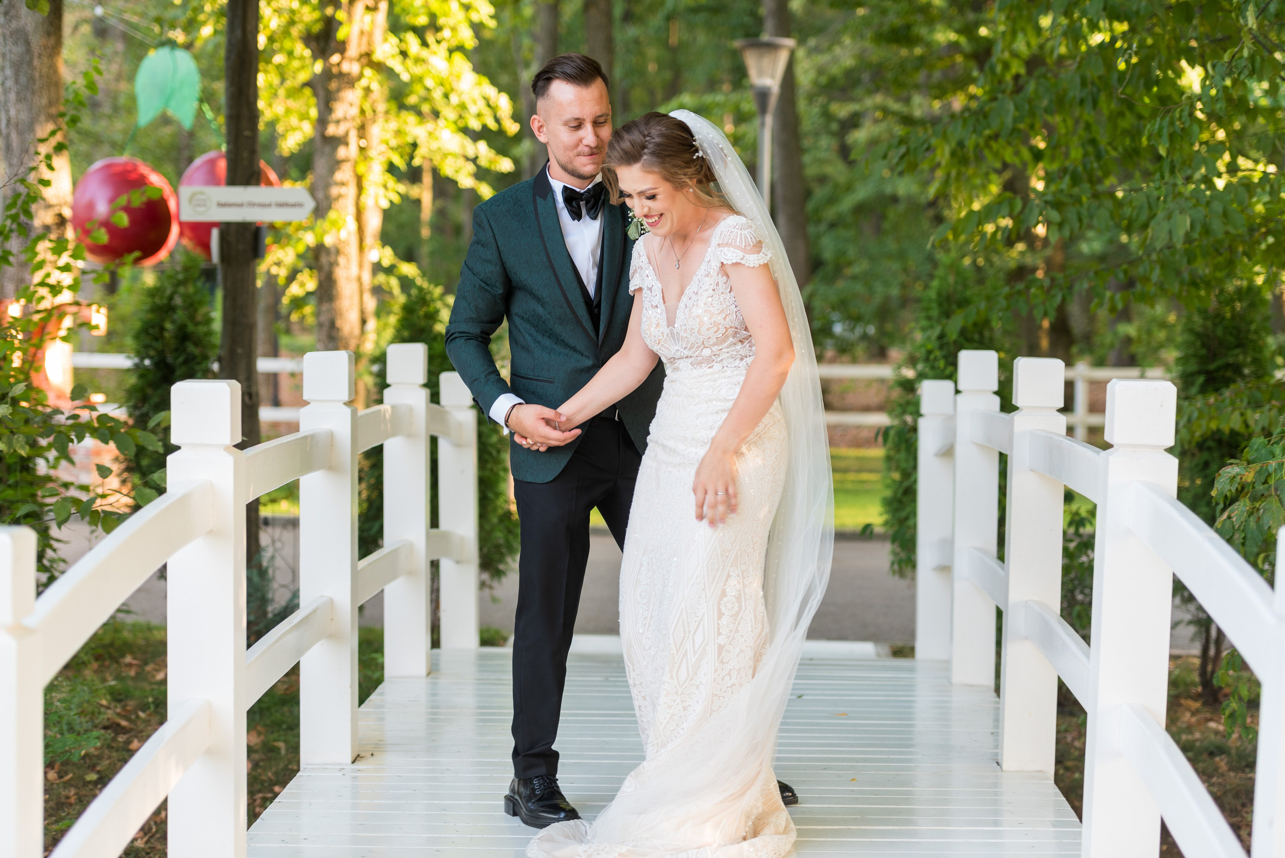 Locație de nuntă, fotograf nuntă, fotograf eveniment, fotograf ceremonie, fotograf petrecere, fotograf mireasă, fotograf mire, decor nunta, fotograf atmosferă, fotograf romantic, fotograf lux, fotograf elegant, fotografii unice, fotografii memorabile, fotograf România, fotograf nunta Ciresul Salbatic