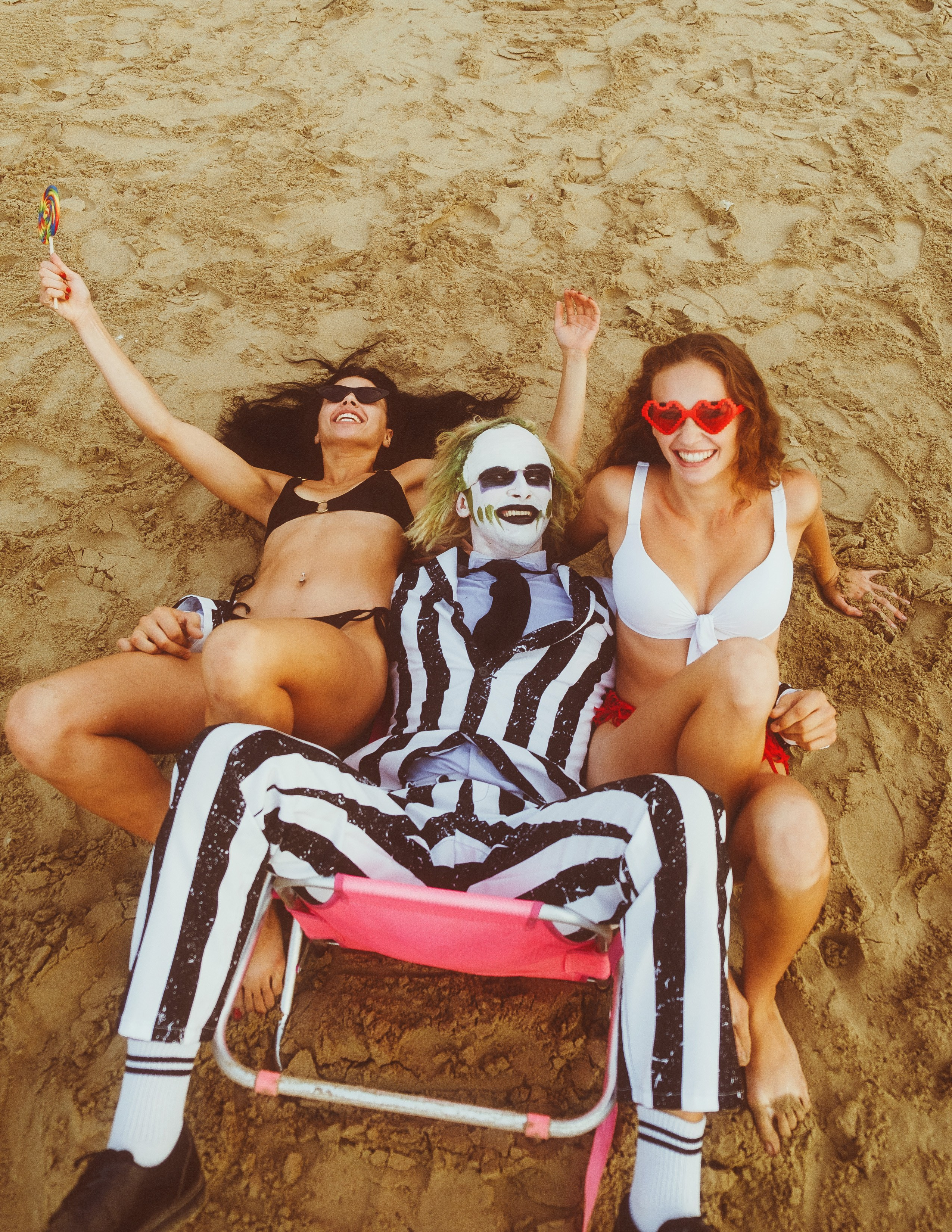 Beetlejuice на море: Экспериментальная фотосессия с цирковыми артистами — Фотограф Андрей Луковников