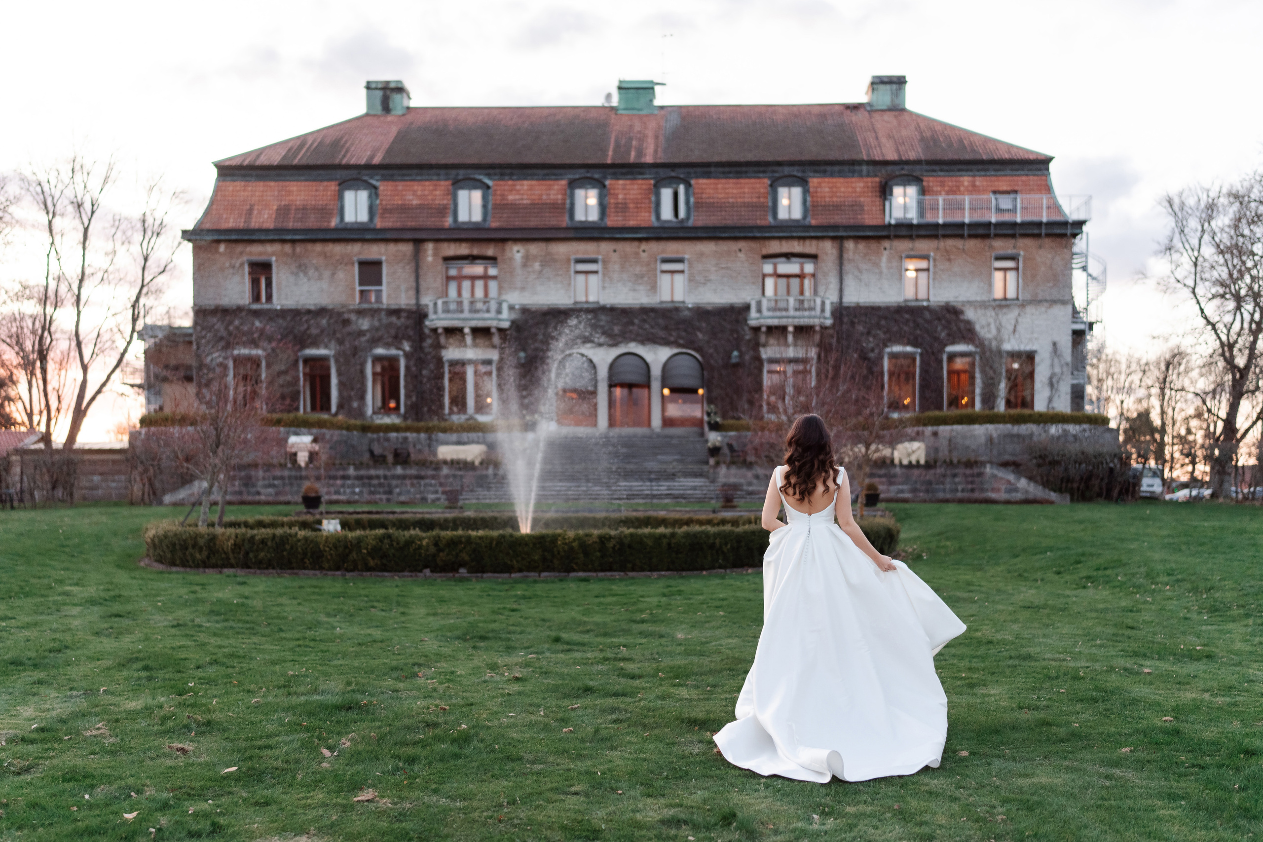 Wedding photographer in Tallinn. Wedding Photographer in Marbella, Como, Tuscany, Cannes