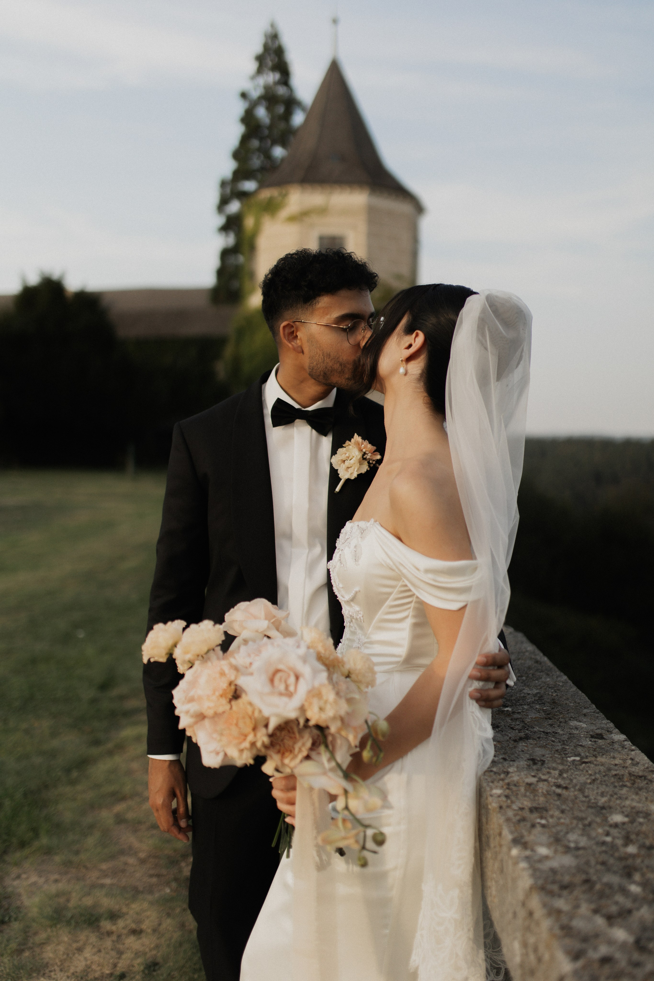 Elegant Castle Wedding in Austria | Alwin & Ruth’s Fairytale Celebration. Wedding photographer and videographer based in Timisoara, Romania