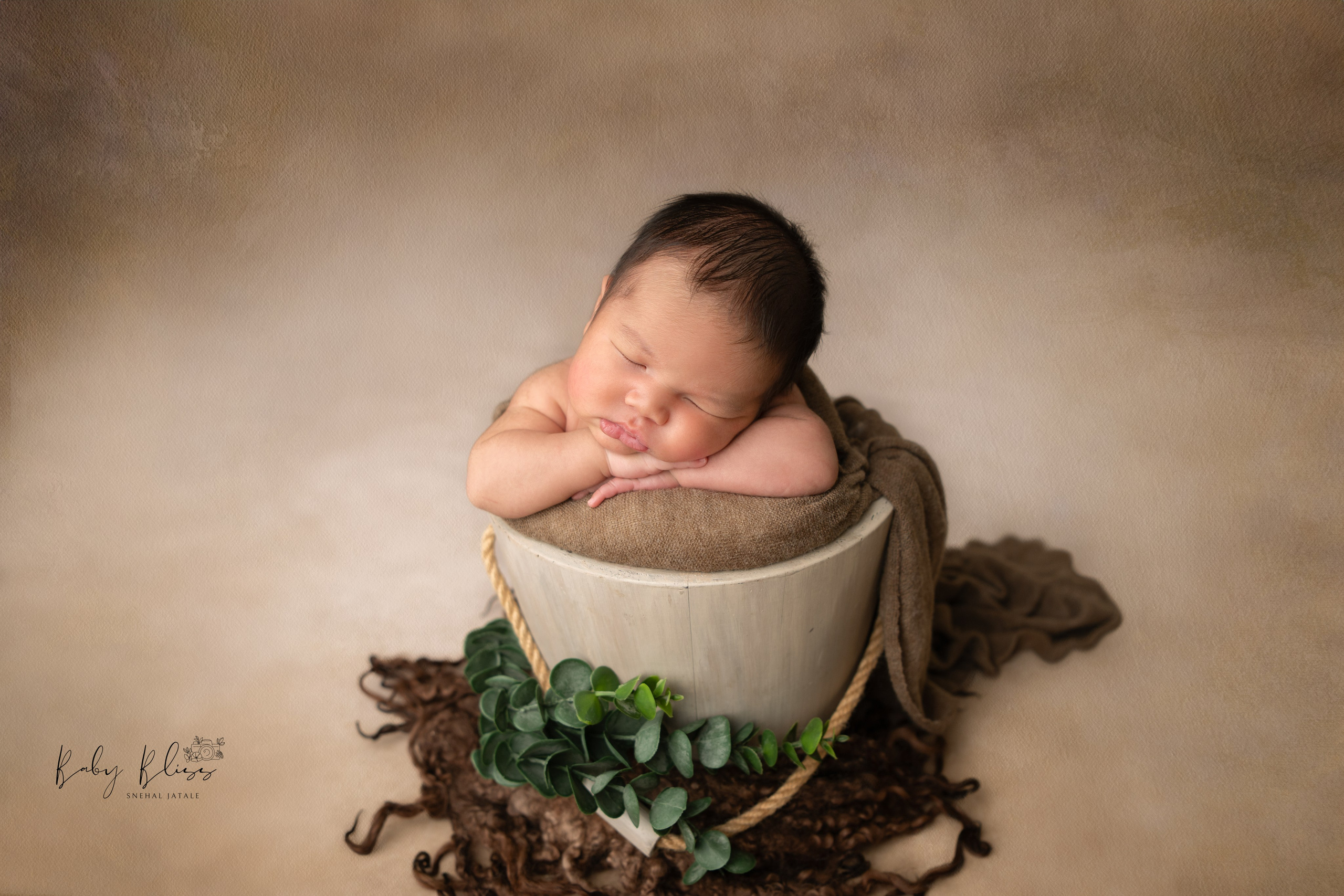 Best newborn photography in Doha Qatar