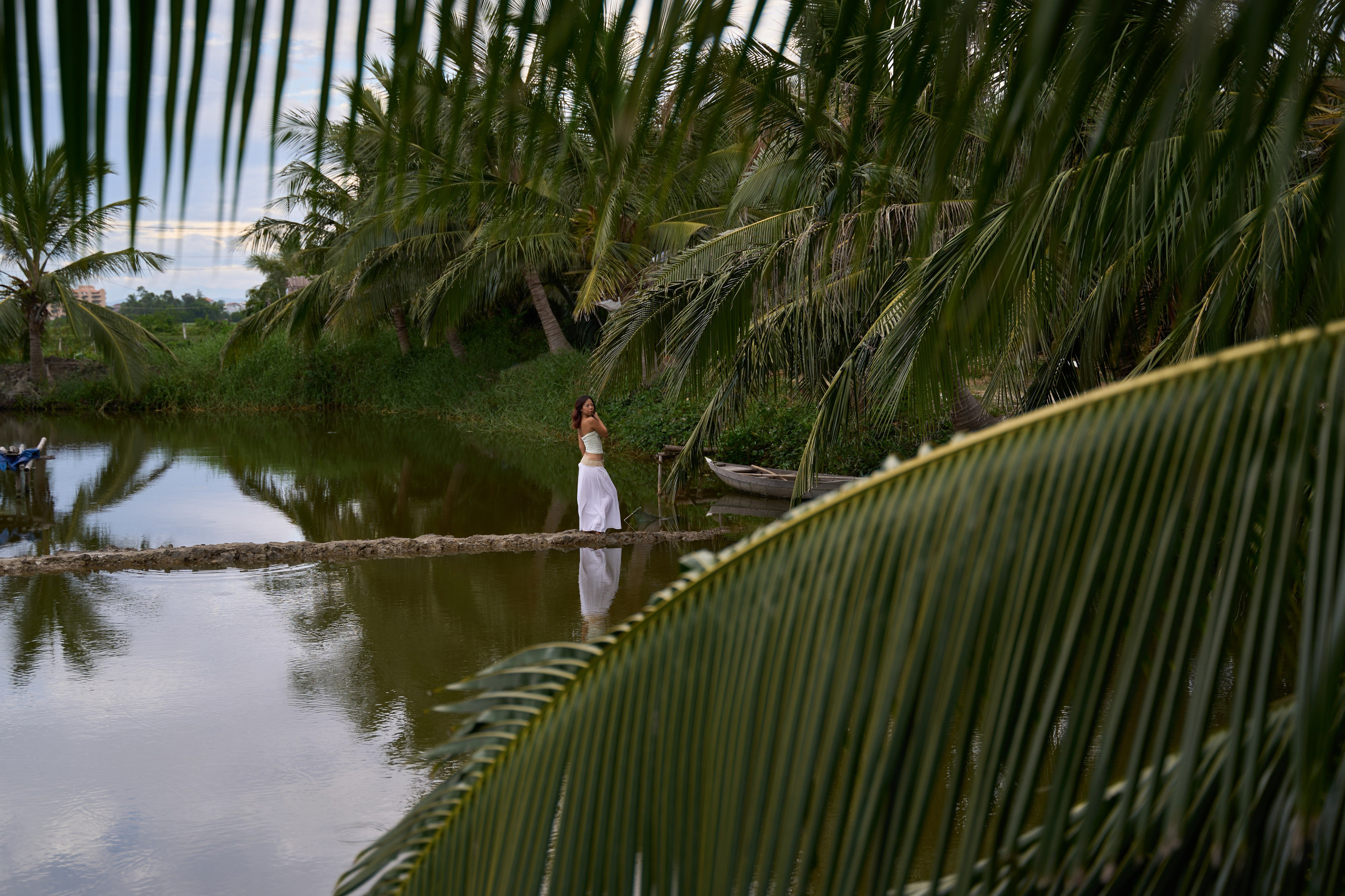 Photographer in Hoi An — Veronika Guzenko. Natural photoshoots for couples, families and solo travelers. Book your shoot today