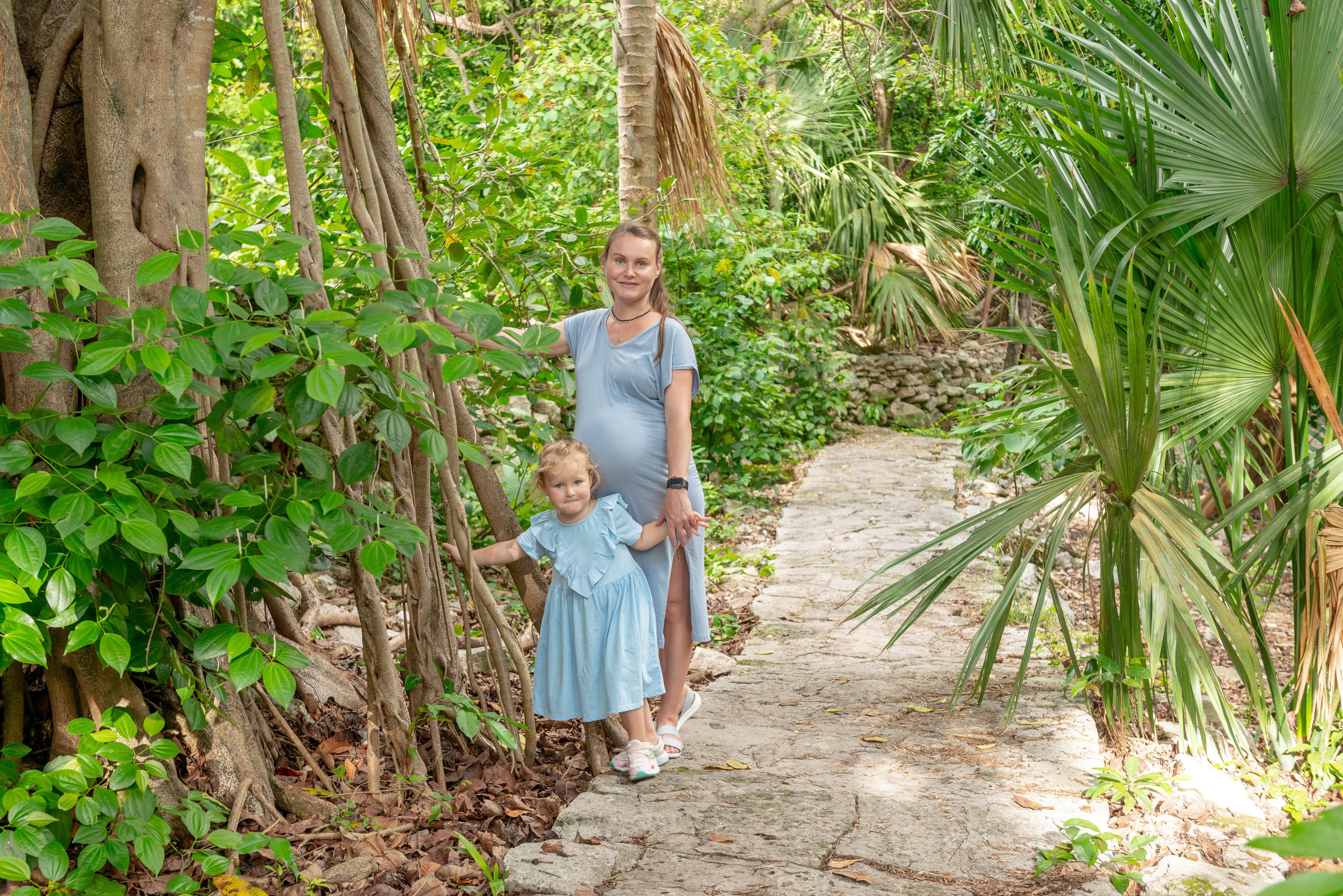 Sesión de Fotos Familiar de Embarazo: La Espera de un Nuevo Milagro. FOTÓGRAFO MÉXICO QUINTANA ROO