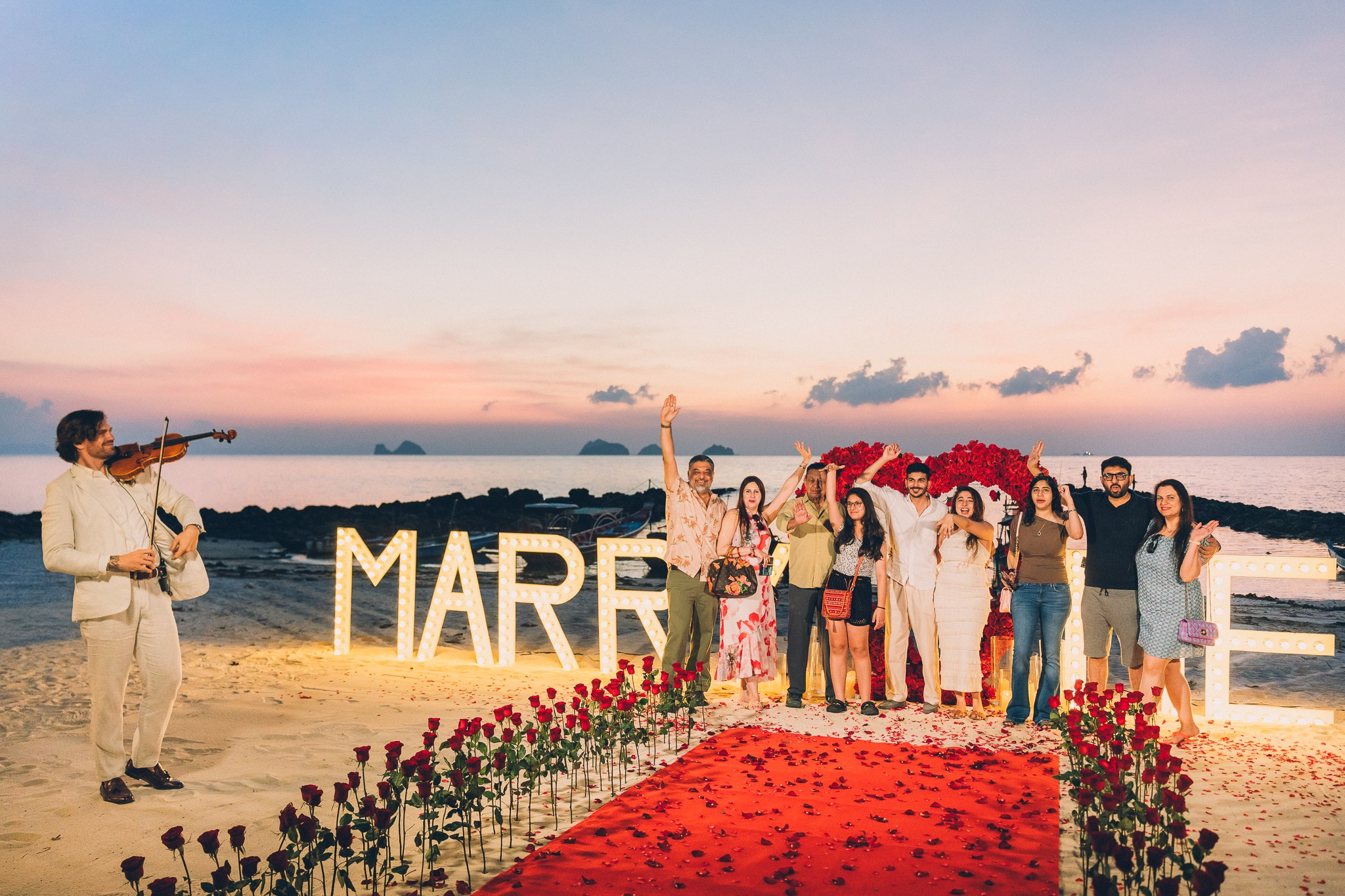 Invite friends. Romantic proposal on Koh Samui, Thailand