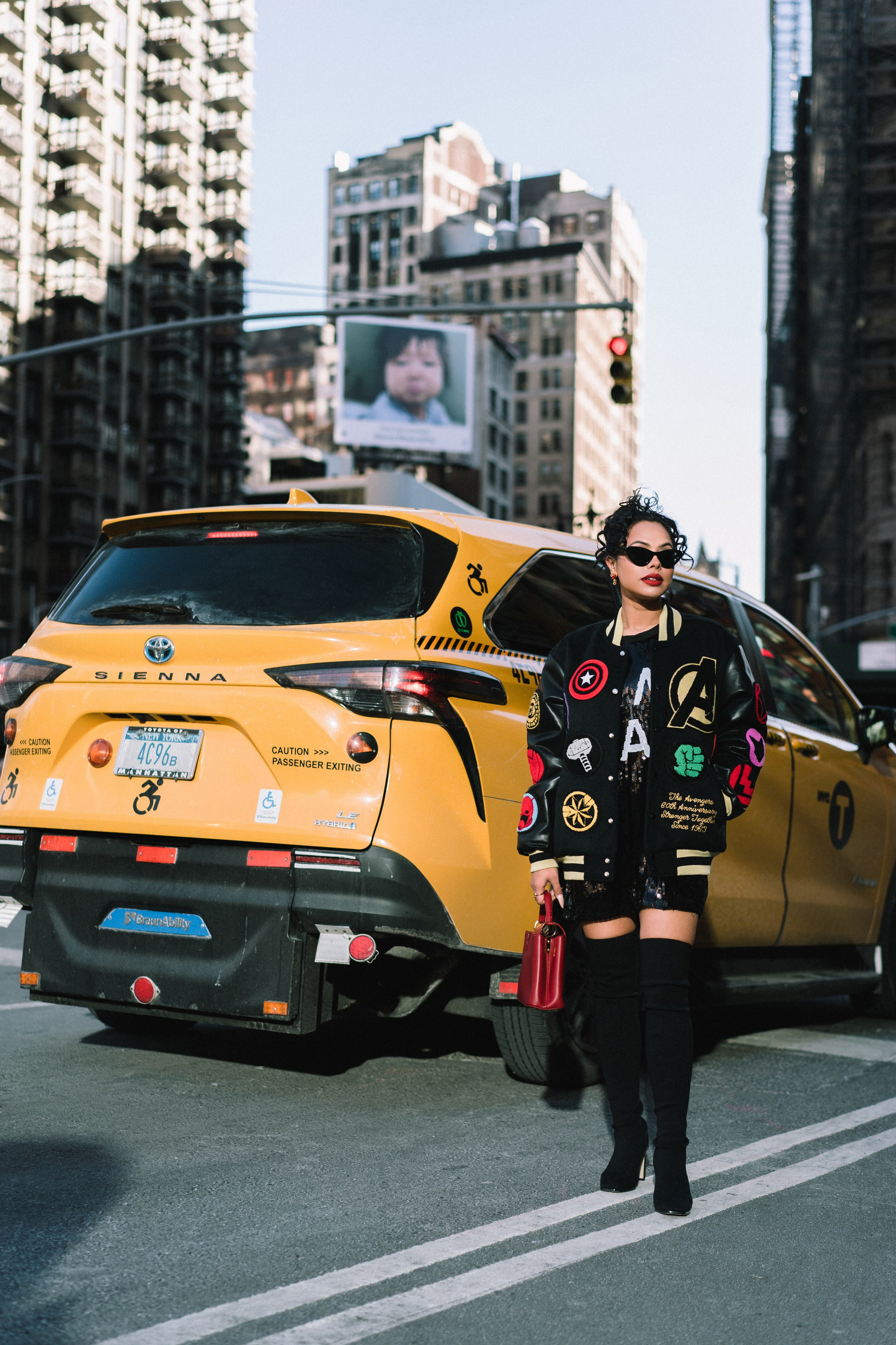 Flatiron Building Portrait Sessions NYC | Iconic Manhattan Photo Location. Videographer and photographer in New York // MAKAROV.VIDEO