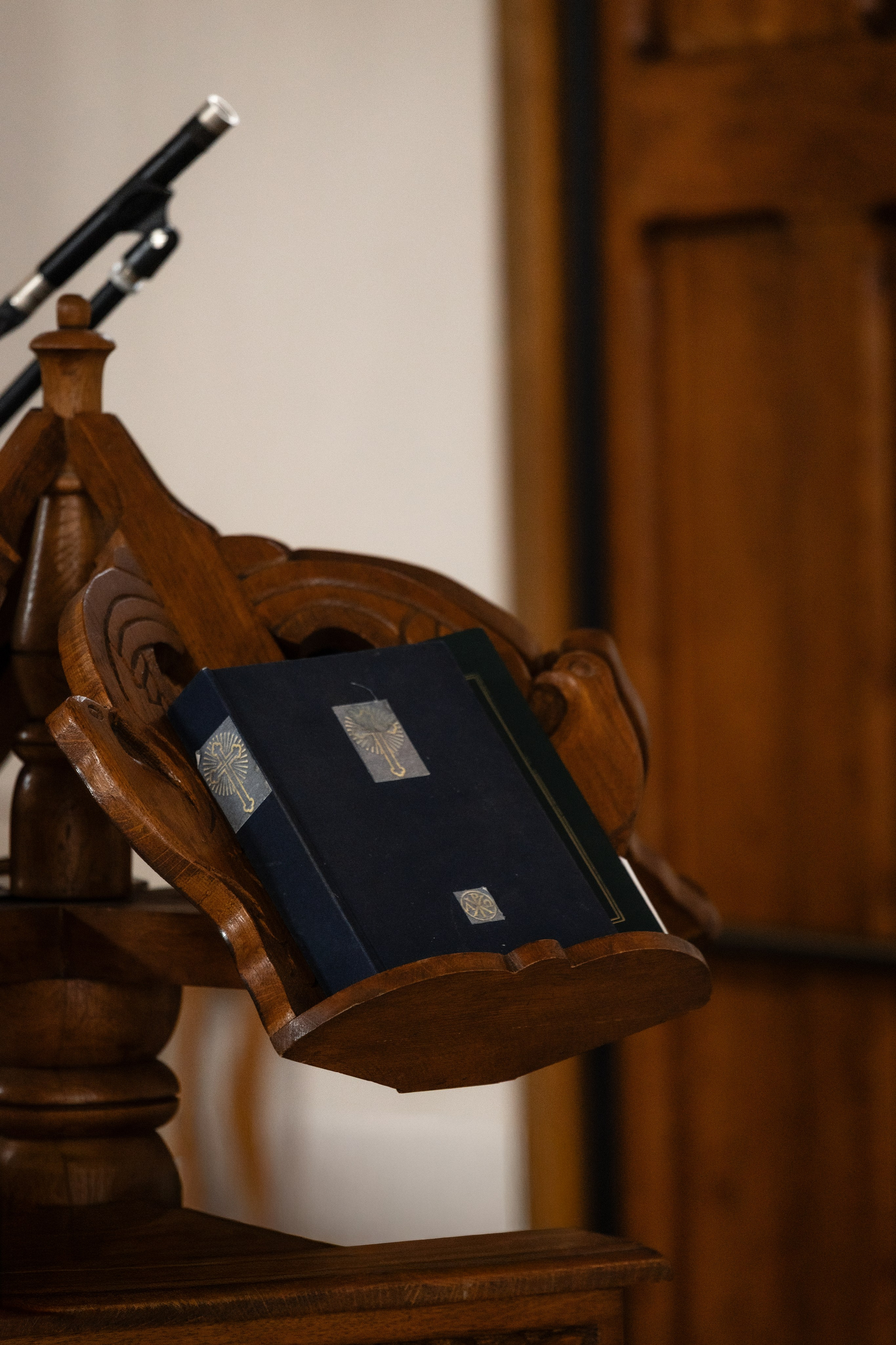 Noah’s christening in Tournefeille and Paroisse Orthodoxe Roumaine of Toulouse “La Protection de la Mère de Dieu”. Eugénie Smirnova — photographe à Toulouse et dans le sud-ouest de la France
