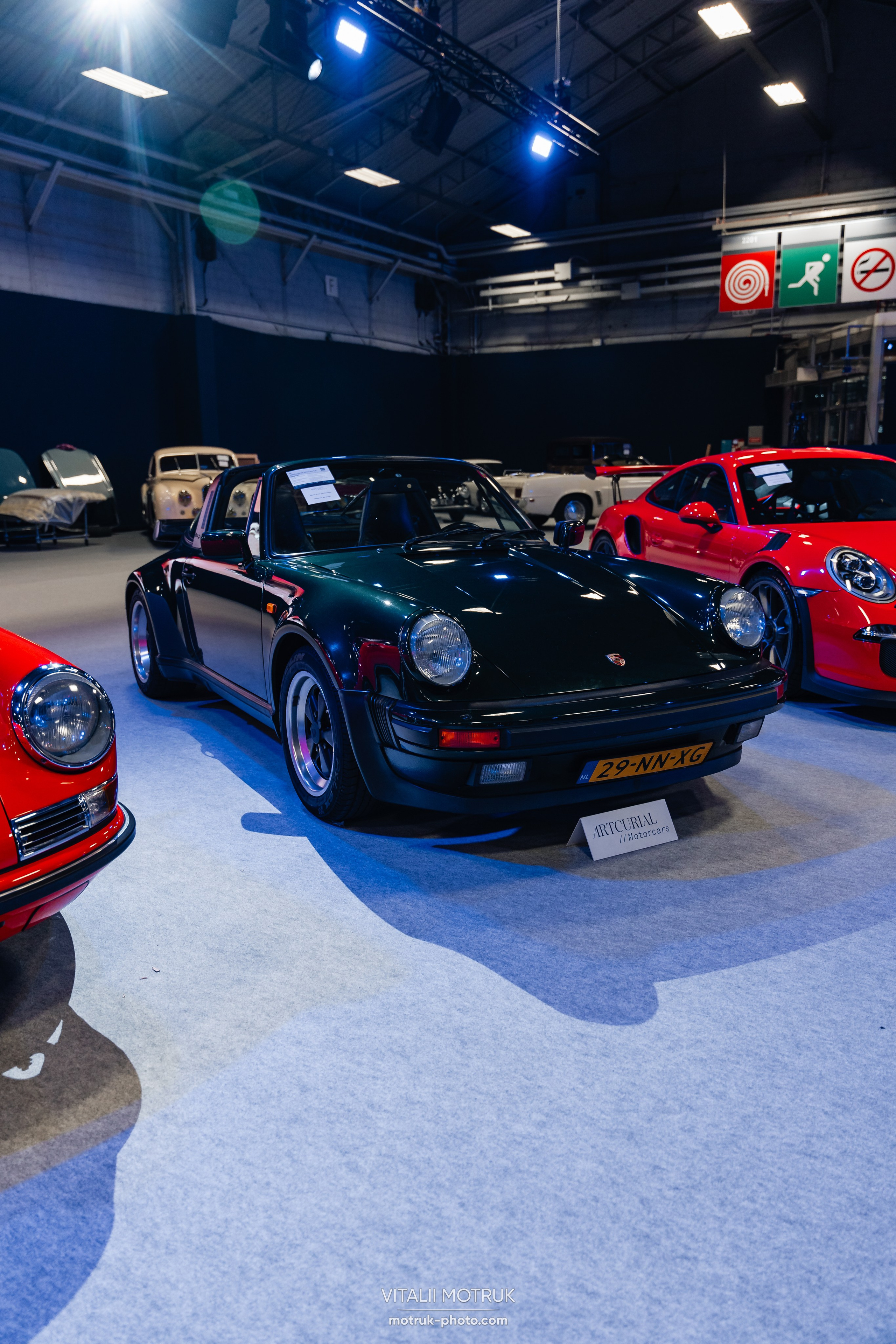 Retromobile-2024. Photographe de voitures à Paris — Vitalii Motruk