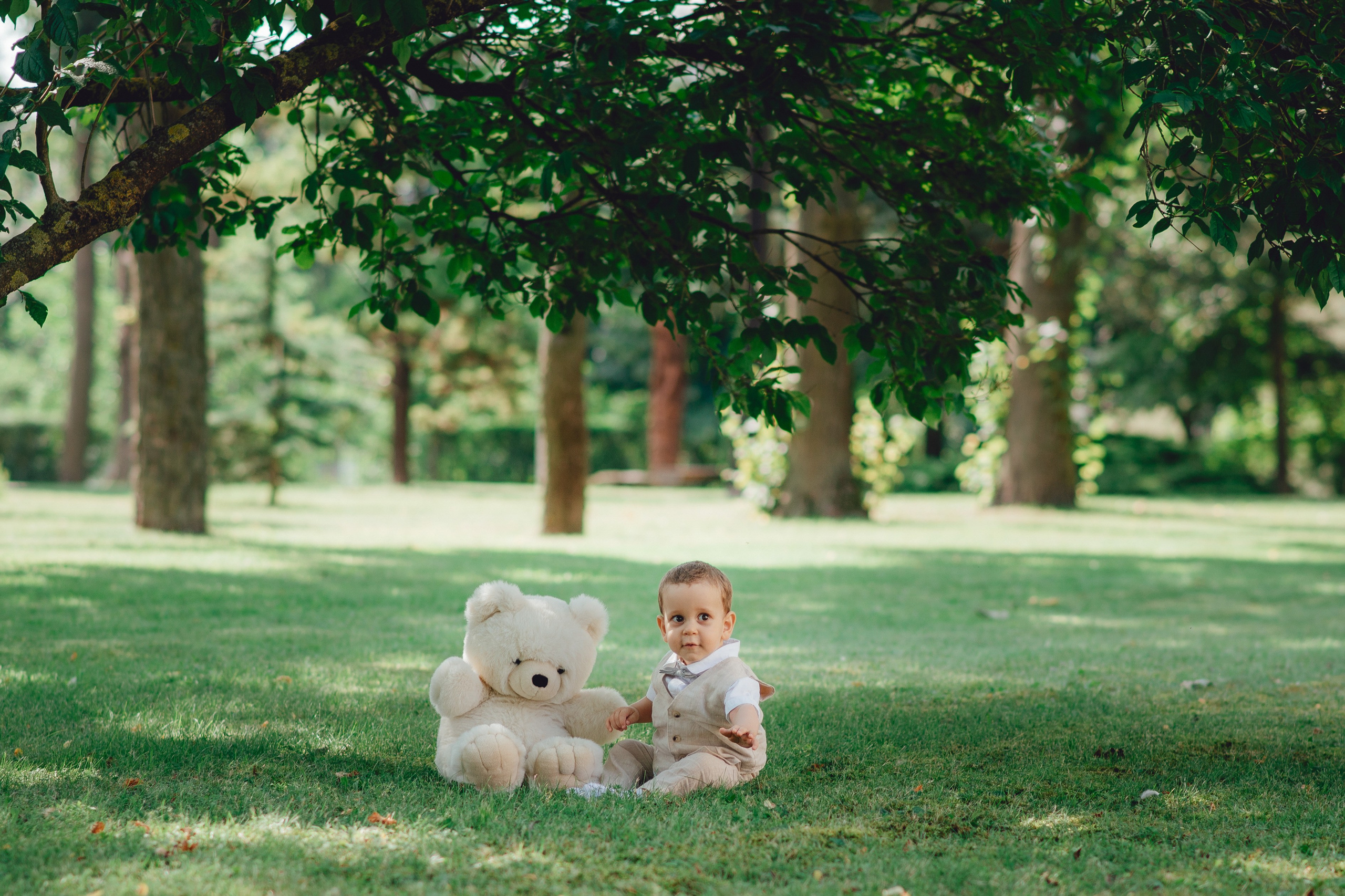 Krikštynos, krikštas, krikštynų fotosesija, ceremonija, bažnyčia krikštynų pasiruošimo fotografavimas. Krikštynų fotografas Vilnius Trakai kaina krikštynų fotografavimas fotografė personal.lt photogrpahy kainos šeima, vaikai profesionali natūrali meninė reportažinė klasikinė fotosesija, krikštynų fotosesija gamtoje