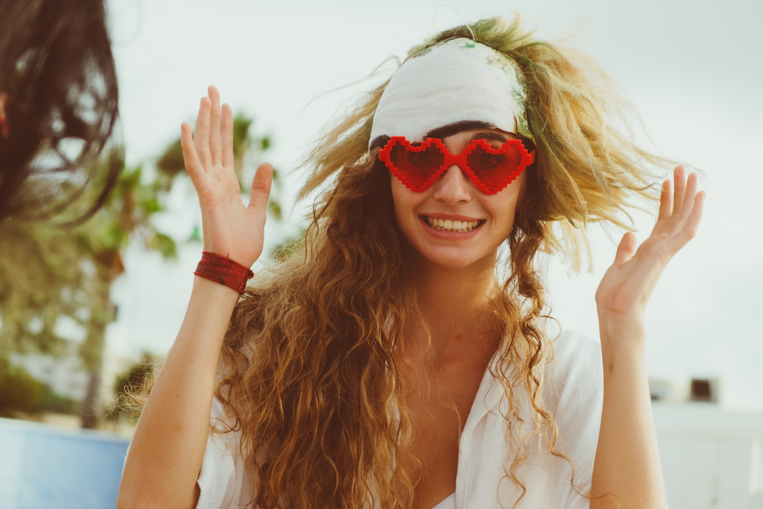 Beetlejuice на море: Экспериментальная фотосессия с цирковыми артистами — Фотограф Андрей Луковников