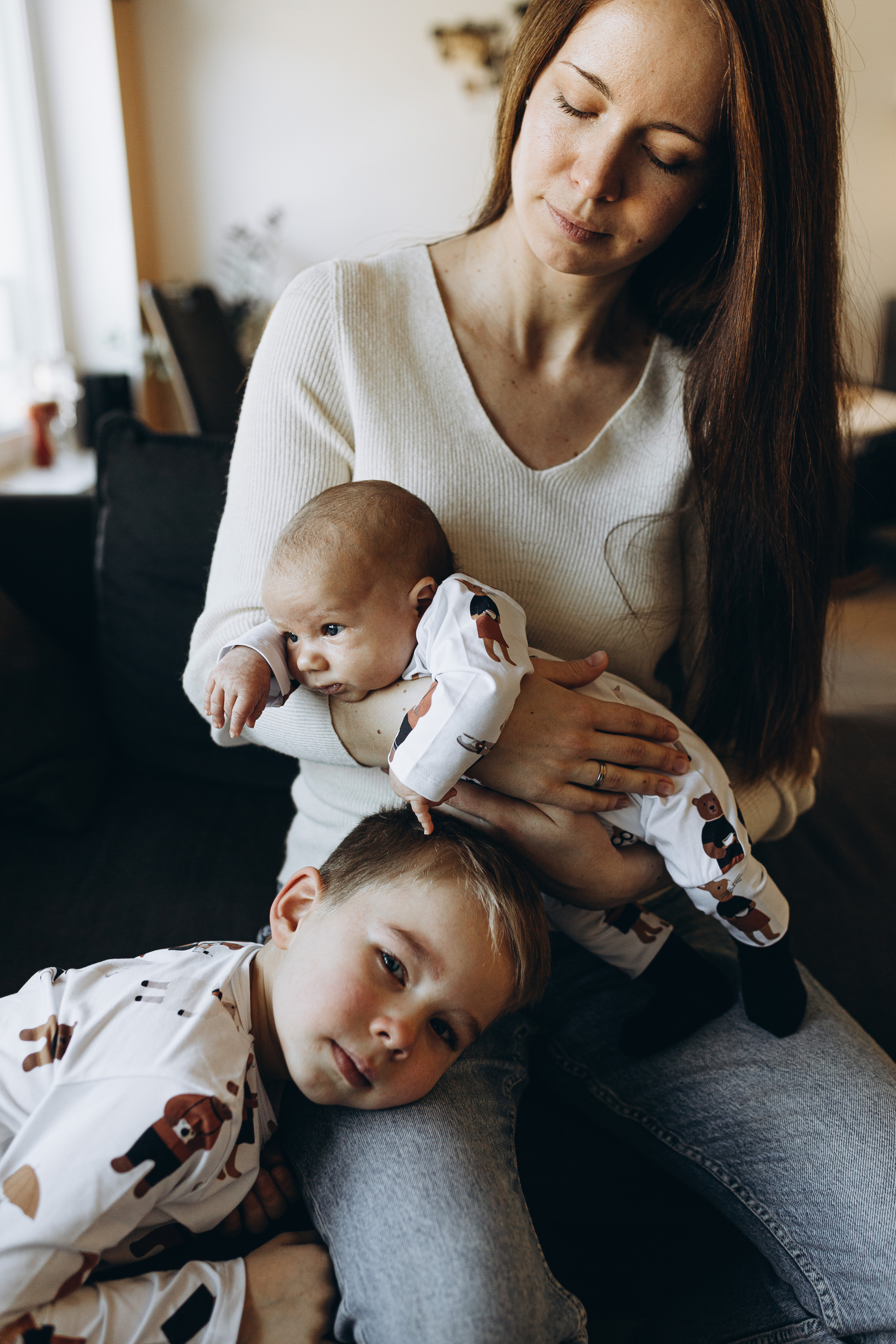 Jaundzimušā bērna fotosesija mājās