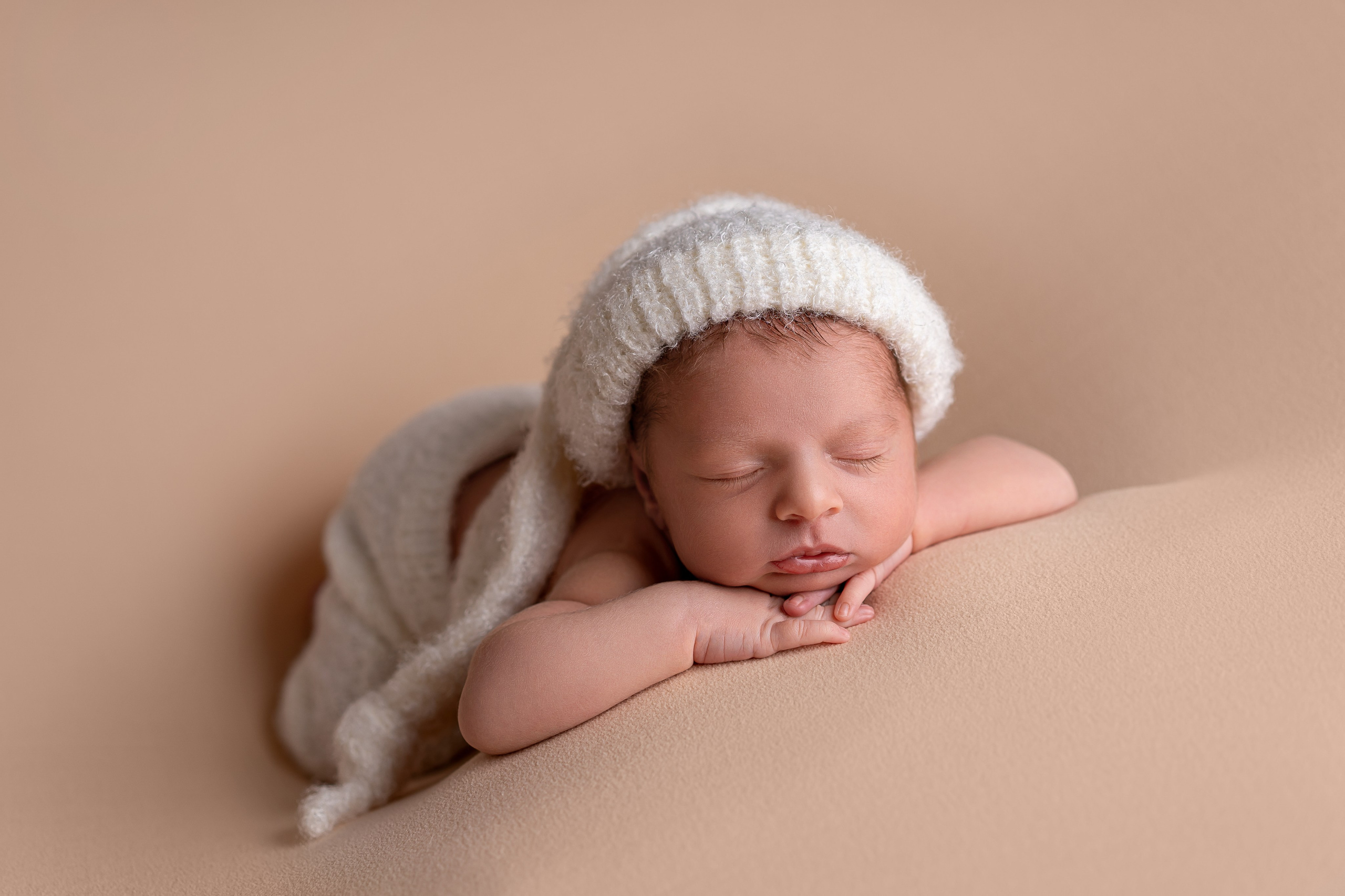 Neugeborenenfotos in Berlin – Studio oder bei Ihnen zu Hause