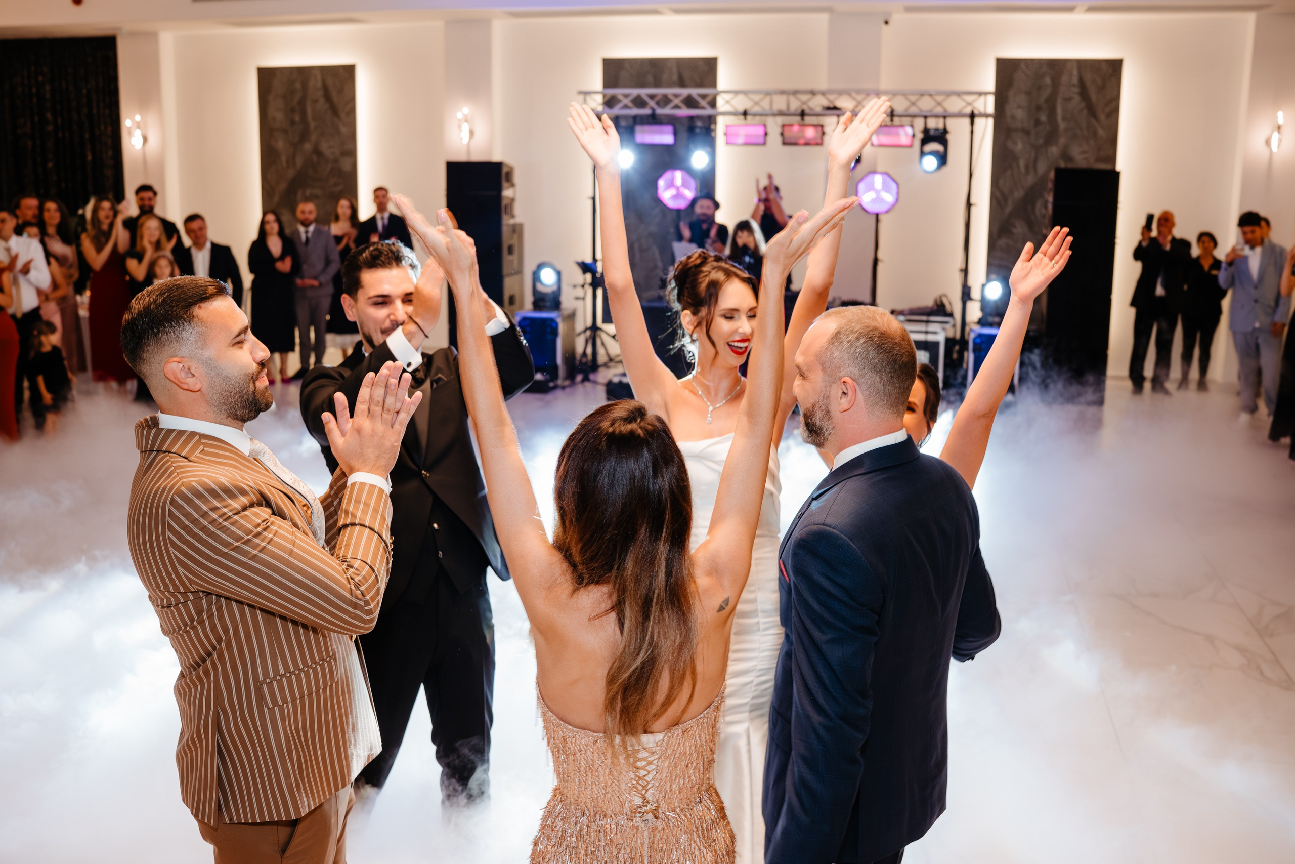 Povestea de nuntă a lui Anca și Dragoș în Bacău | Fotografie de Eveniment. Raw Studio. Fotograful tau de nunta!