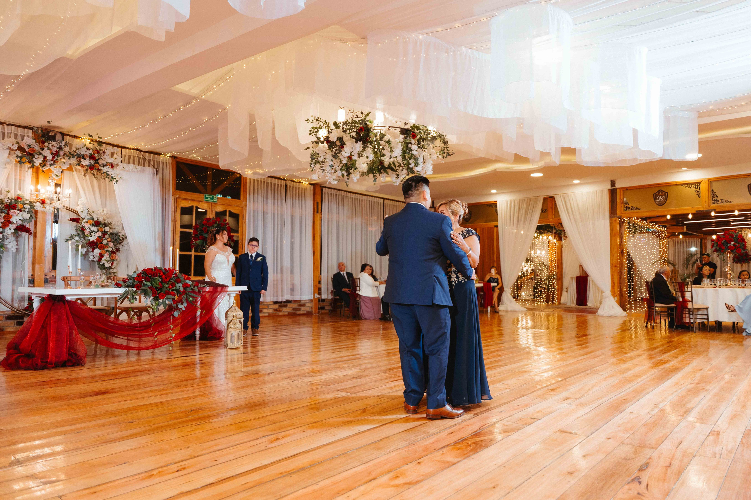Ivan y Maria. Fotógrafo de bodas en Loja Ecuador | Piero Alvarez PH