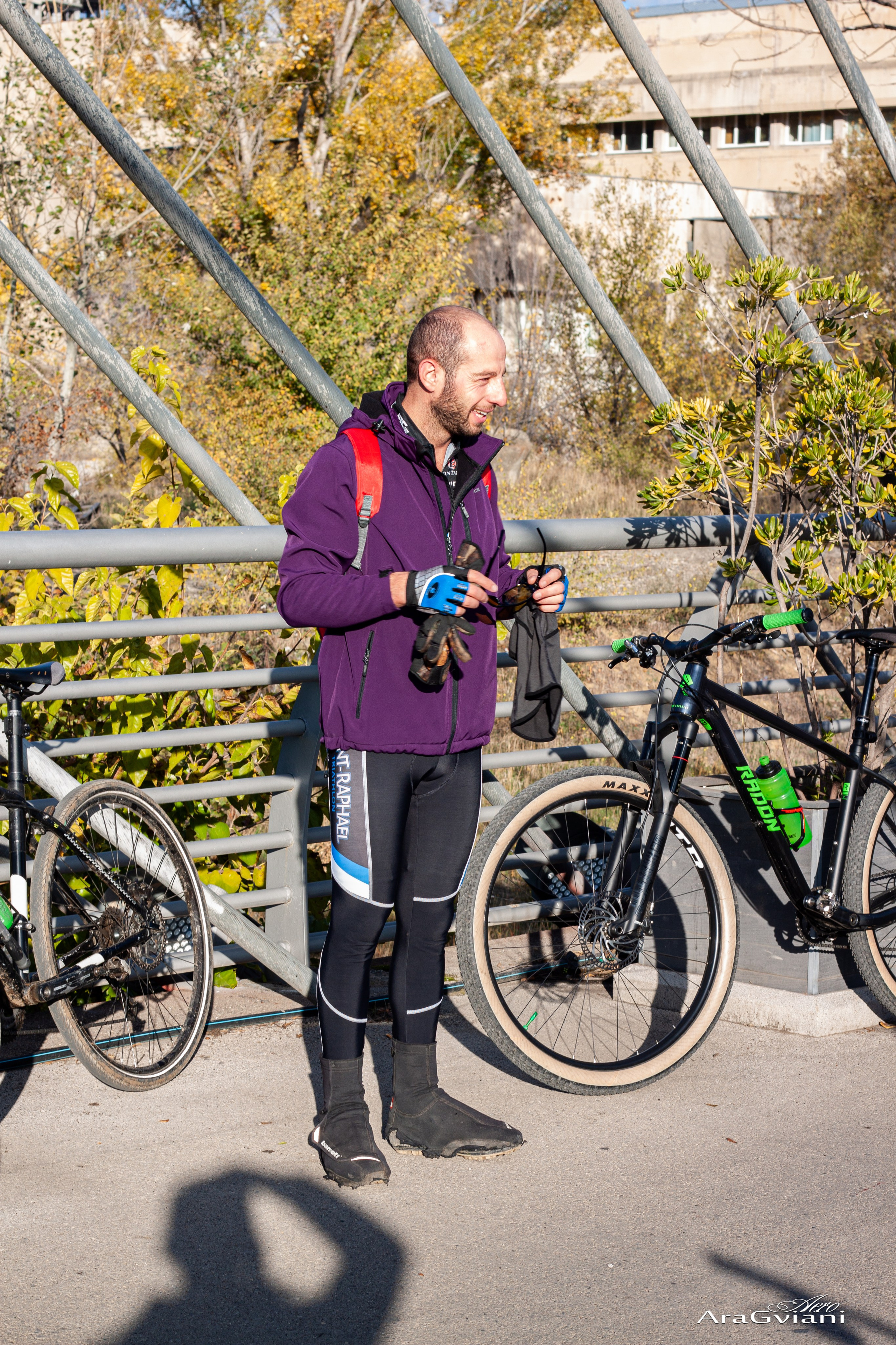 ჰიპოველოს შემოდგომის ველოტური წვერში. FramefreeMan