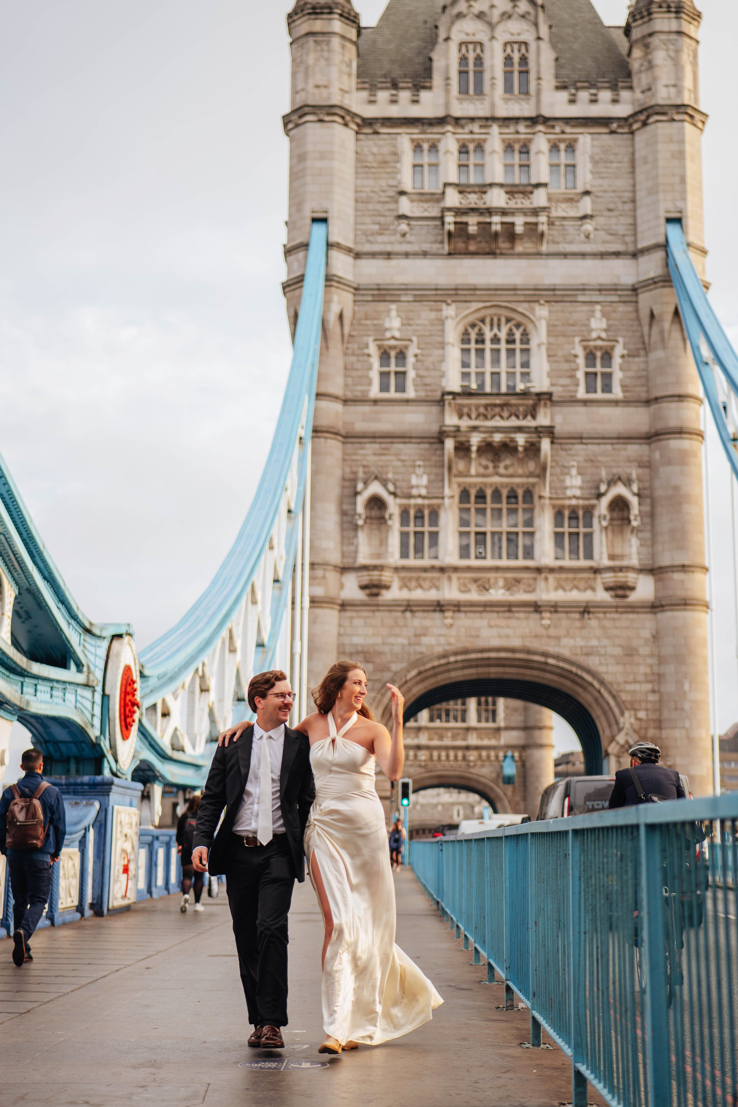 Love near Tower. Wedding and family photographer in London