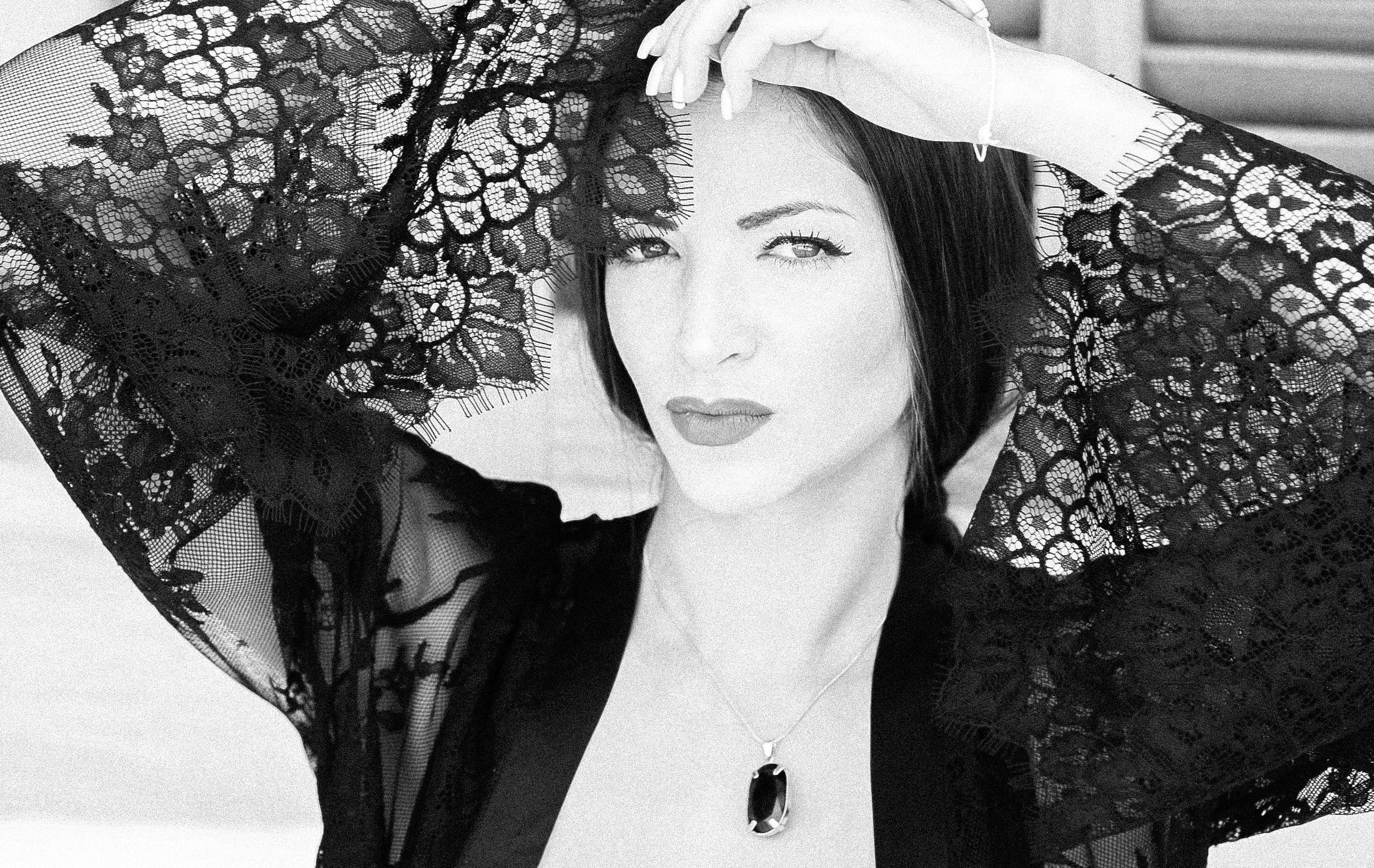 SERVICE. Portrait photographer in Europe. Aurora Balear in Balearic Islands, woman portrait photographer. Work in Spain