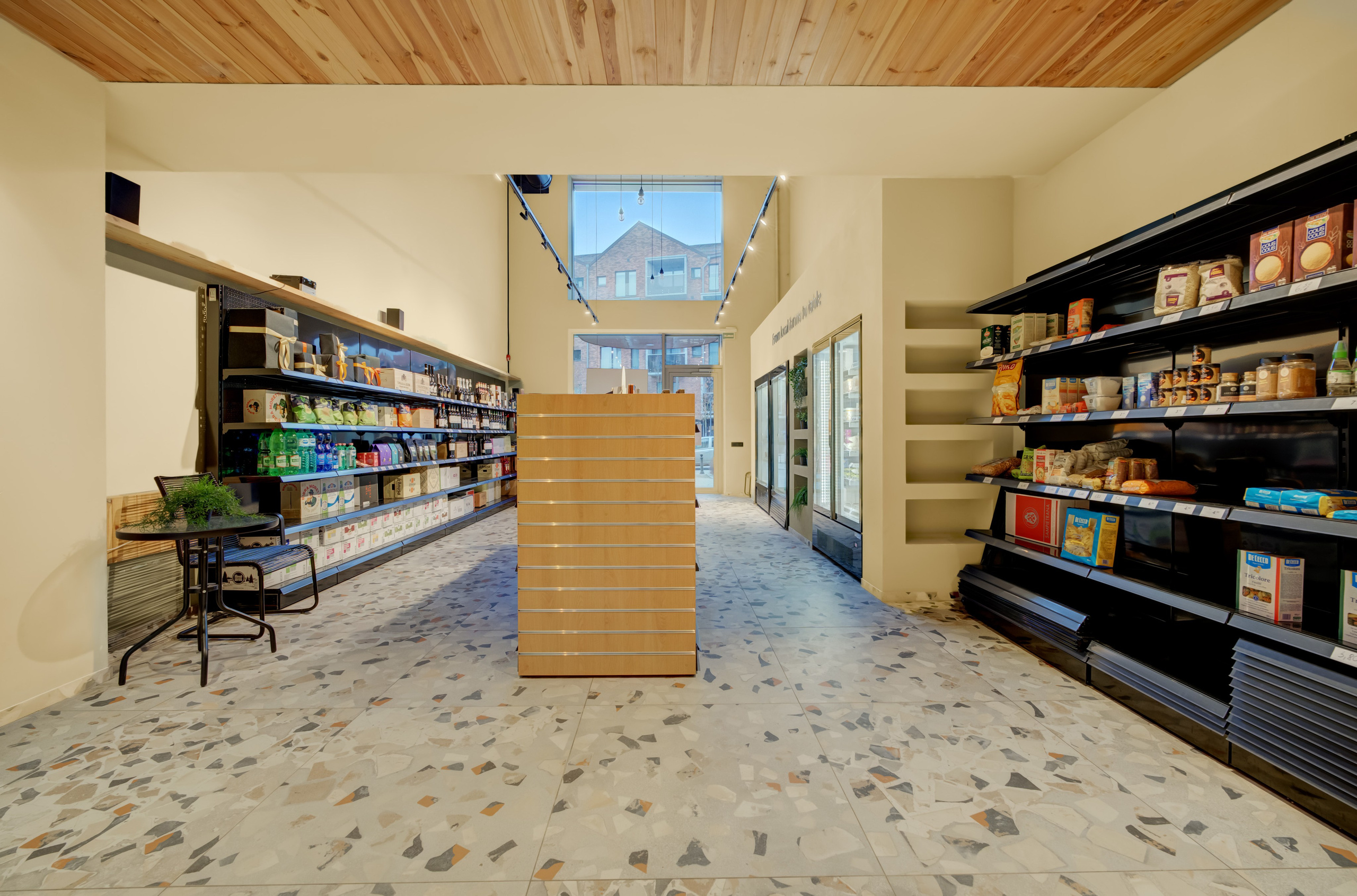 Fotosesija. Komercinės Patalpos Aukštaičių g. 7, Vilnius | Nuoma Biurui ar Parduotuvei. Elina Sapiega fotografė Vilniuje