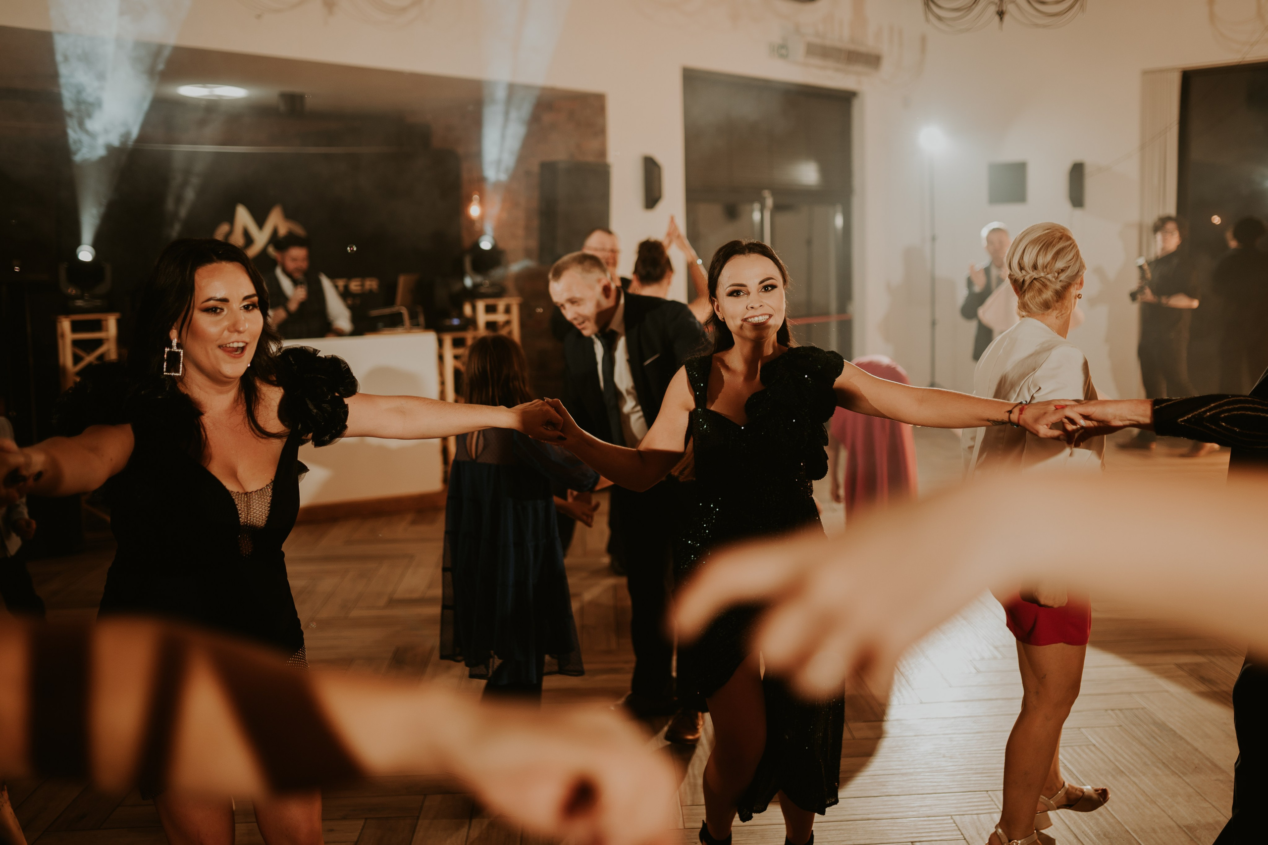 Trzy Drzewa: wspaniała uroczystość Wiktorii i Kamila. Karkowskafoto - fotografia miłości