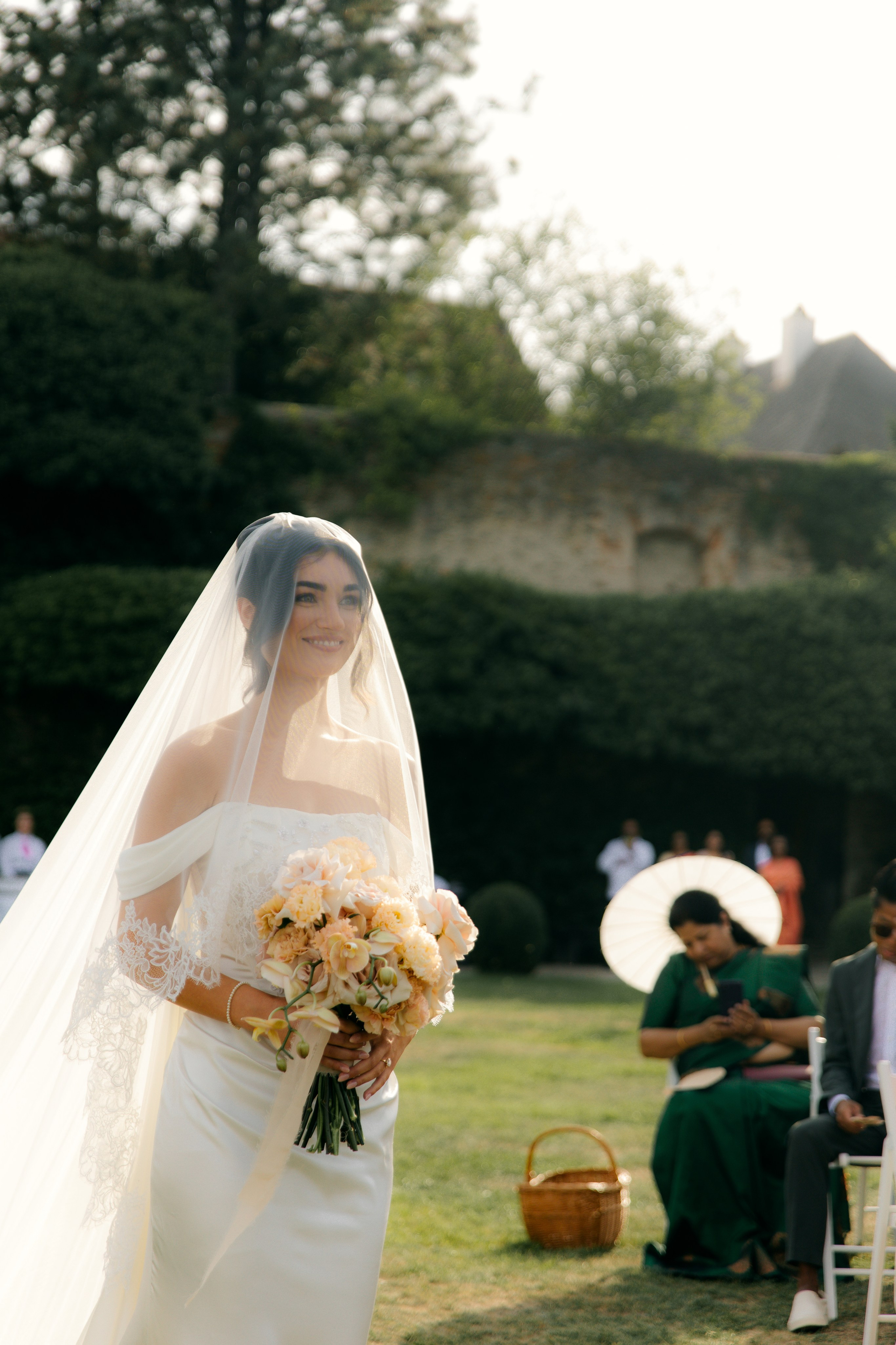 Elegant Castle Wedding in Austria | Alwin & Ruth’s Fairytale Celebration. Wedding photographer and videographer based in Timisoara, Romania